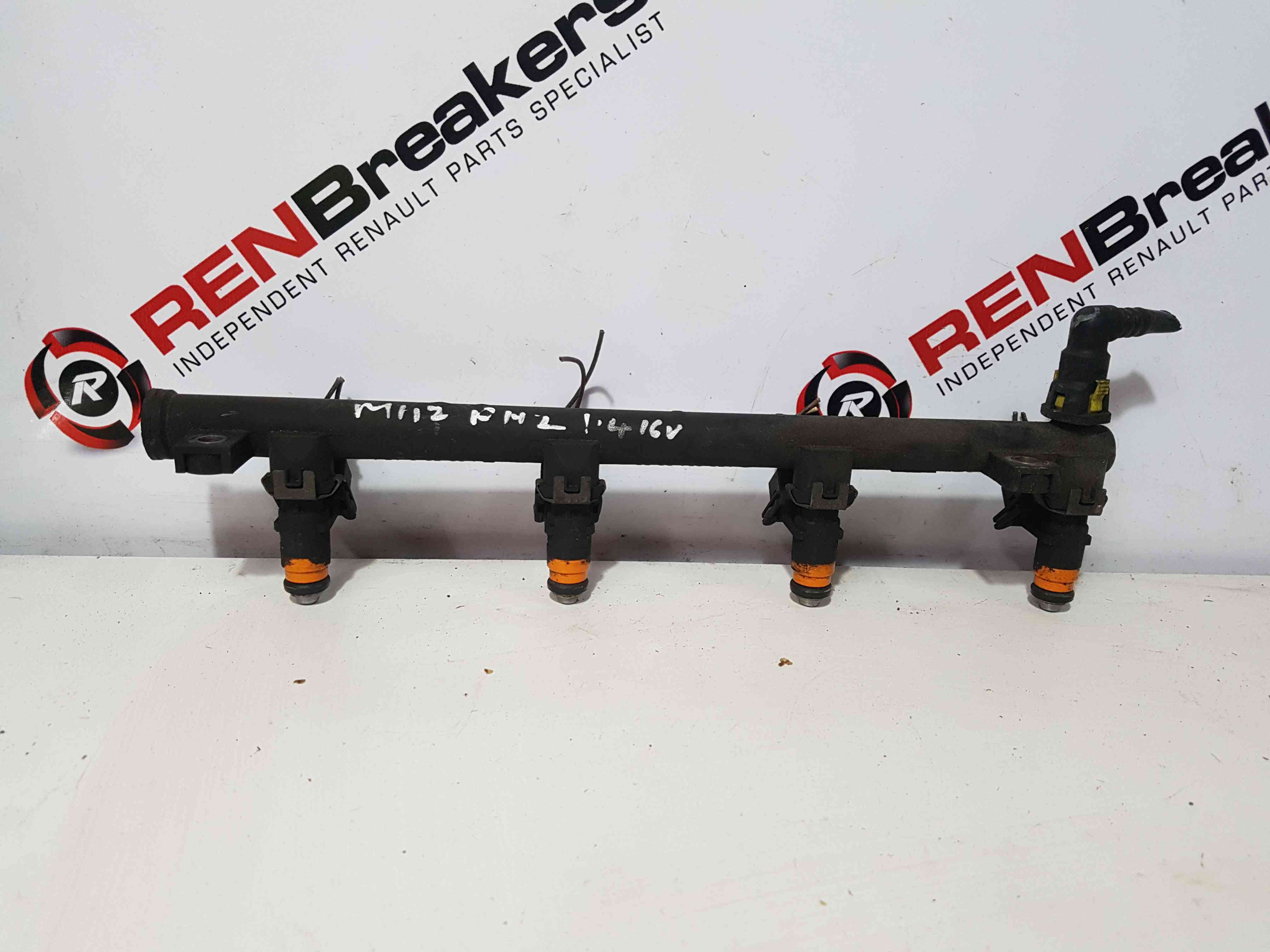 Thumb 3 Renault Clio MK2 2001-2006 1.4 16V Fuel Injectors X4 + RAIL 8200139674