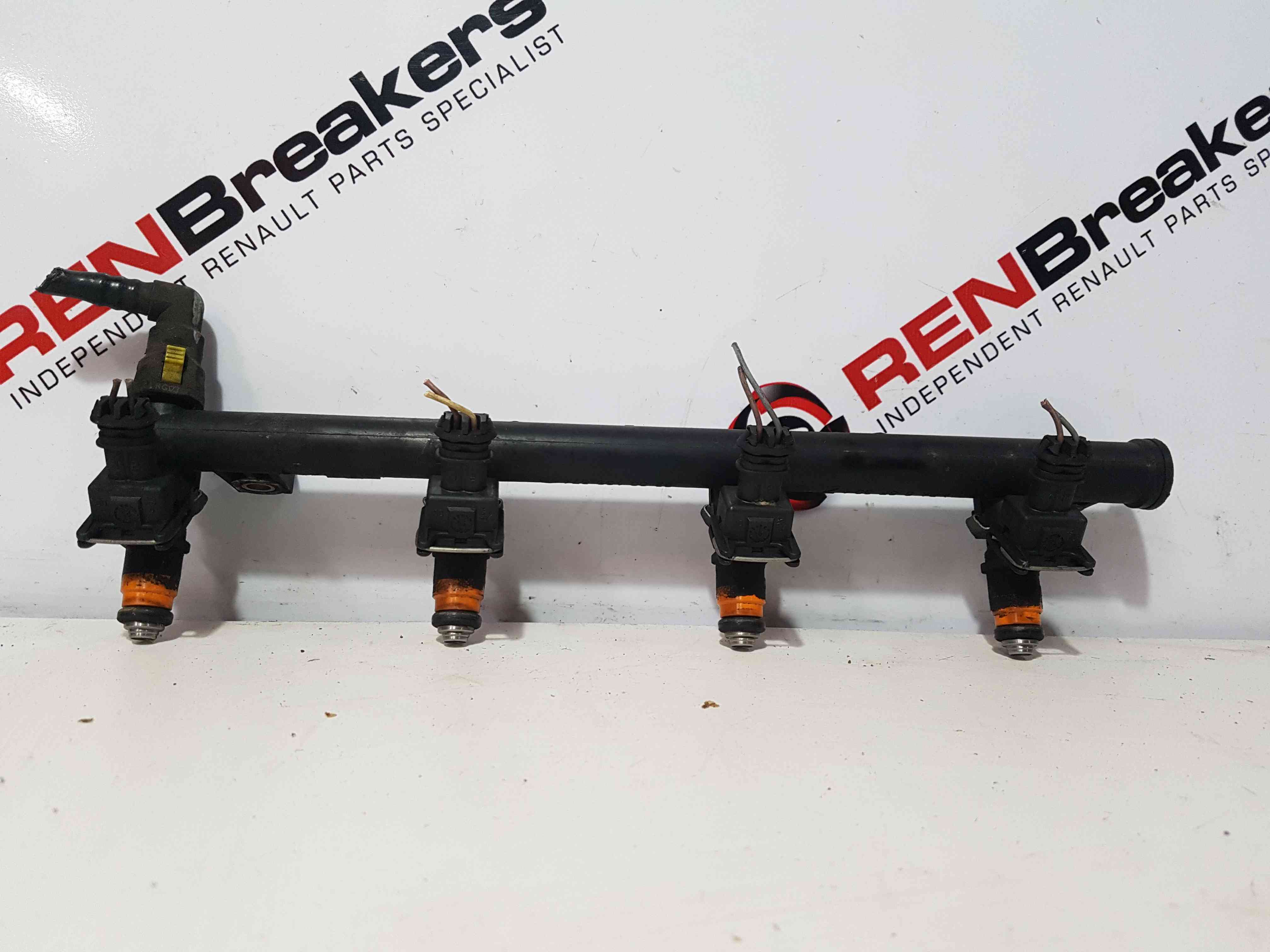 Thumb 4 Renault Clio MK2 2001-2006 1.4 16V Fuel Injectors X4 + RAIL 8200139674