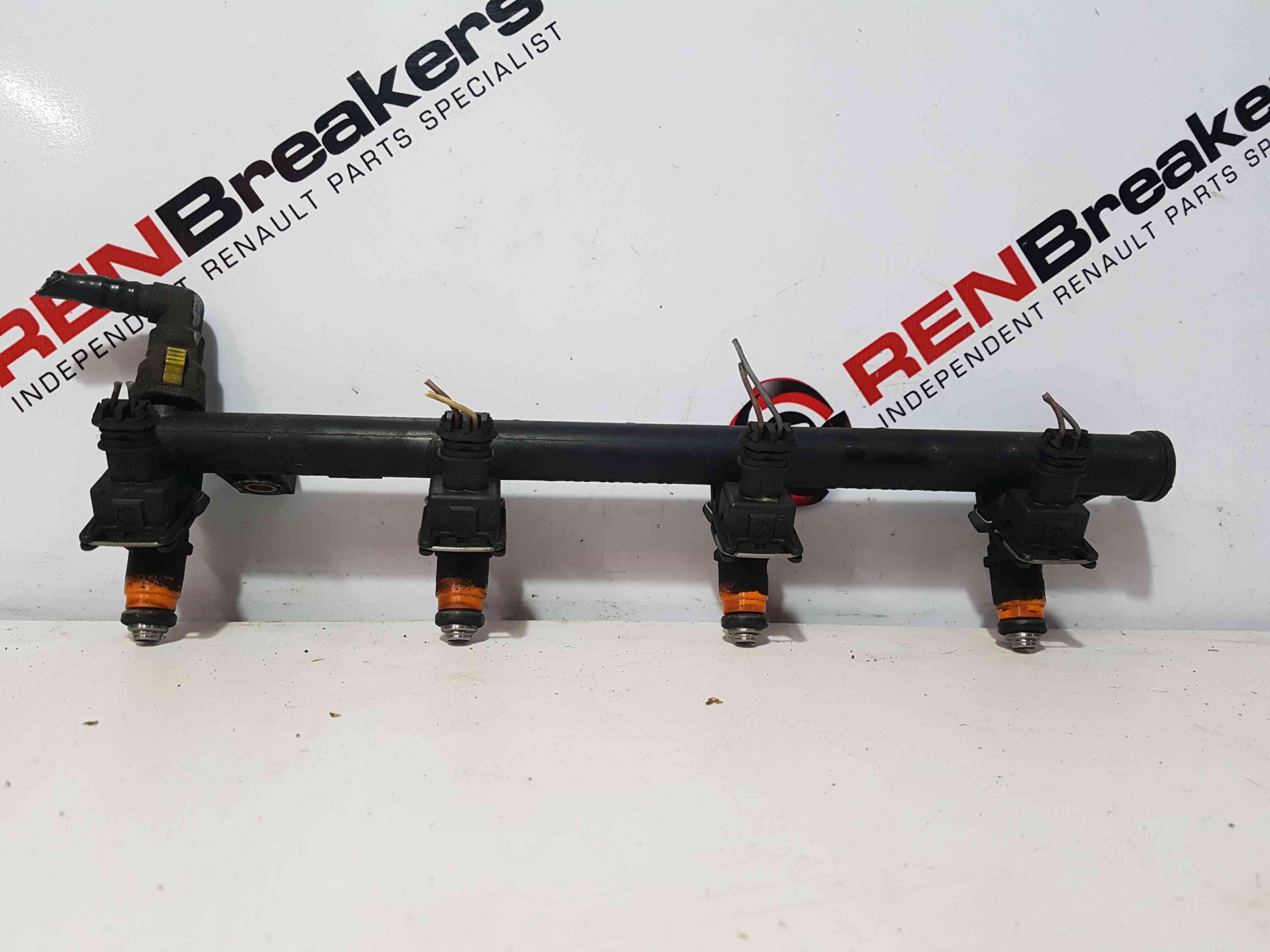 Thumb 5 Renault Clio MK2 2001-2006 1.4 16V Fuel Injectors X4 + RAIL 8200139674