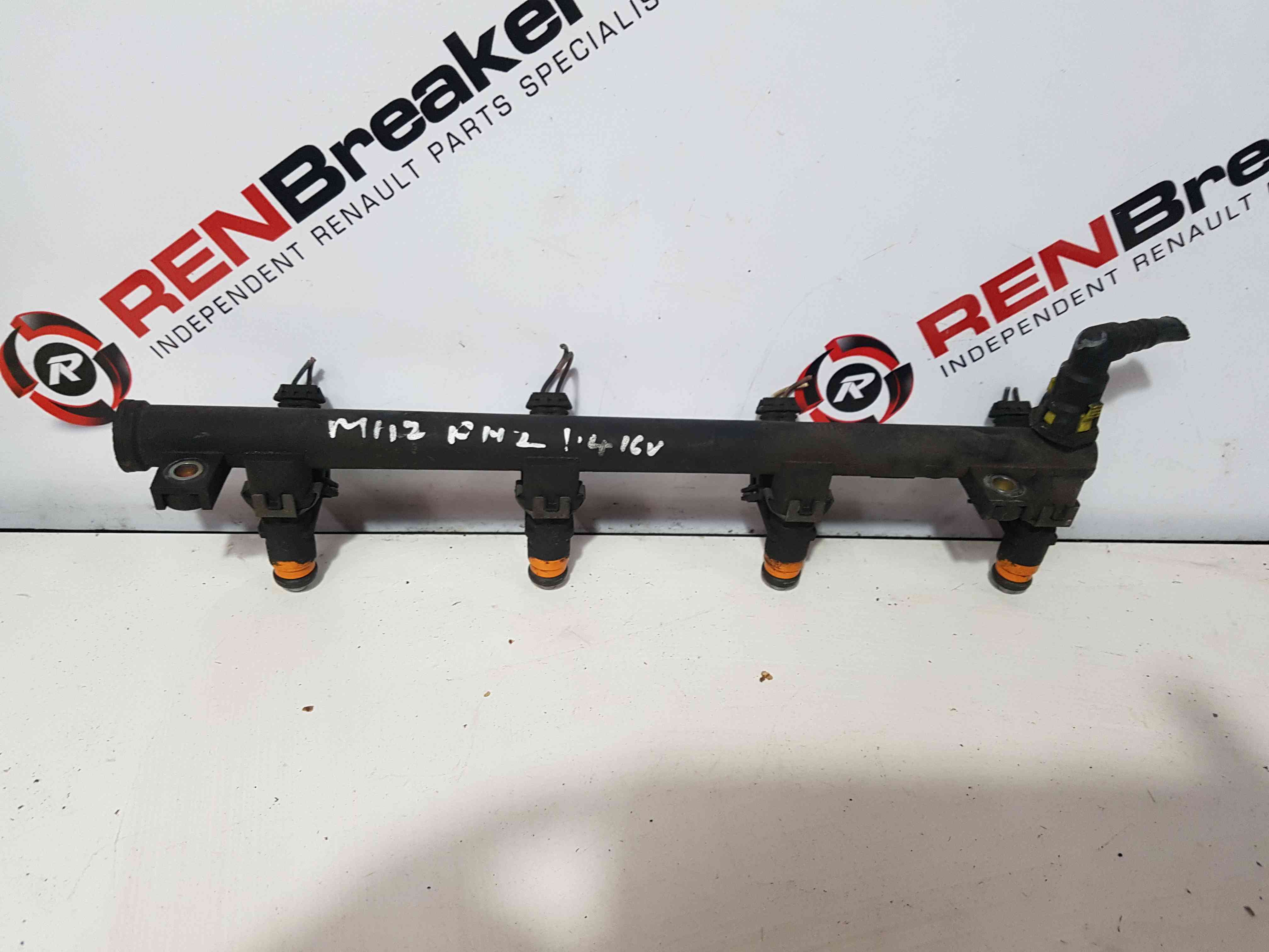 Thumb 8 Renault Clio MK2 2001-2006 1.4 16V Fuel Injectors X4 + RAIL 8200139674