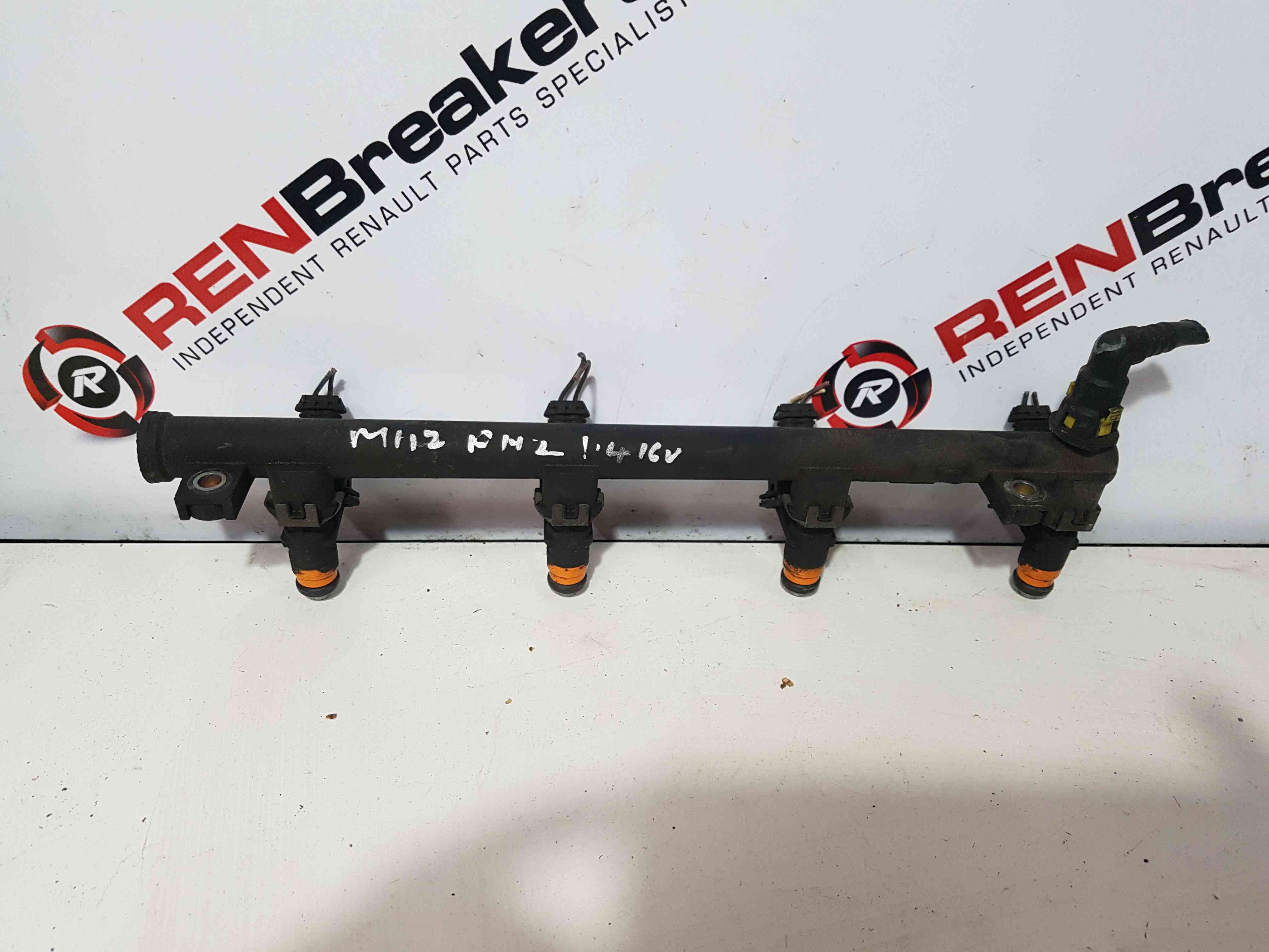 Thumb 9 Renault Clio MK2 2001-2006 1.4 16V Fuel Injectors X4 + RAIL 8200139674