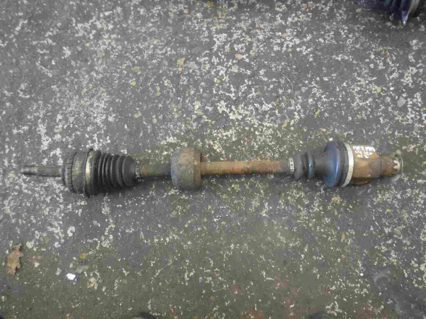 Renault Clio MK2 2001-2006 1.4 16v Drivers OSF Front Driveshaft