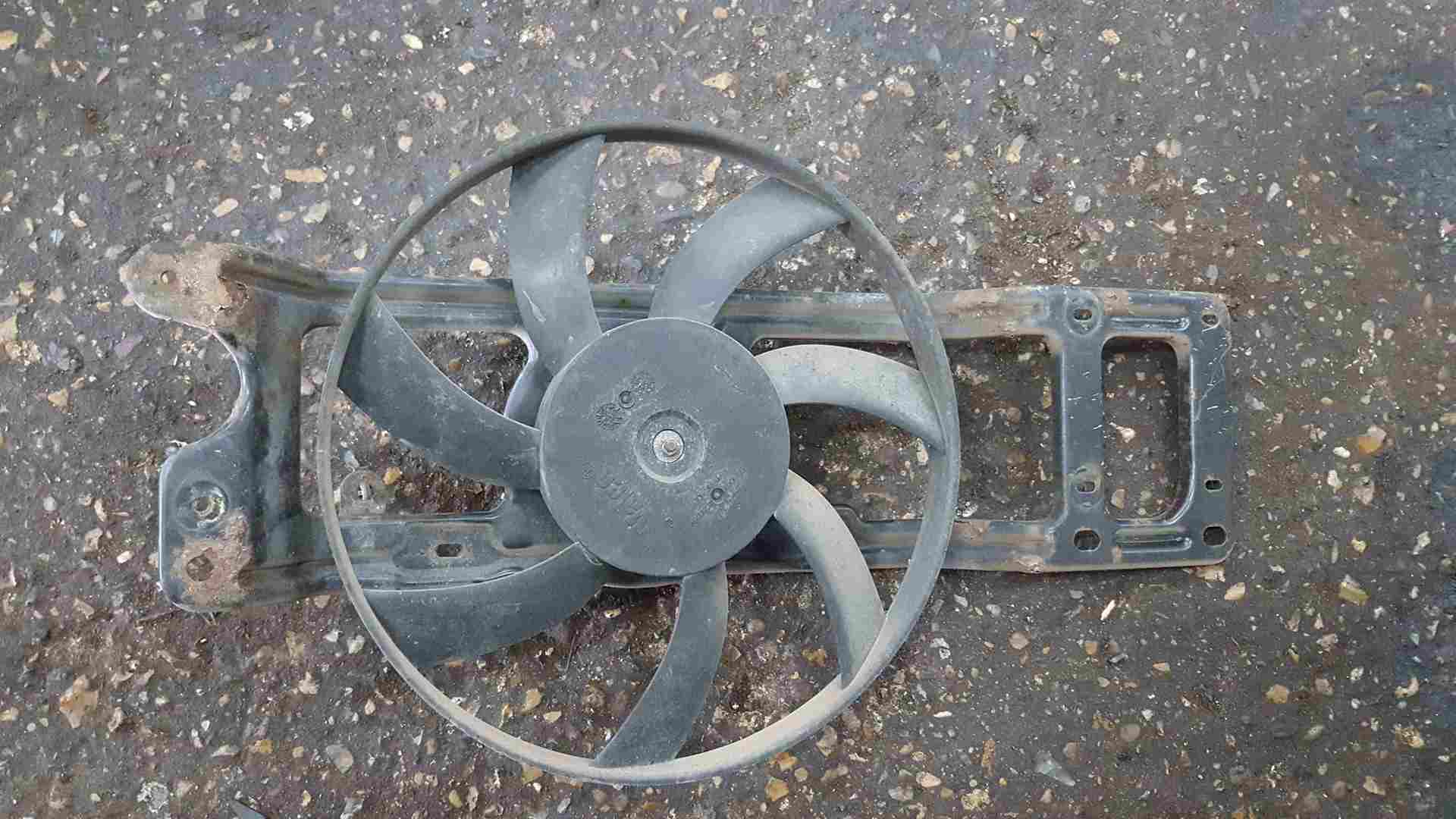 Thumb 2 Renault Clio MK2 2001-2006 1.5 DCI Engine Radiator RAD Pack FAN Cooling