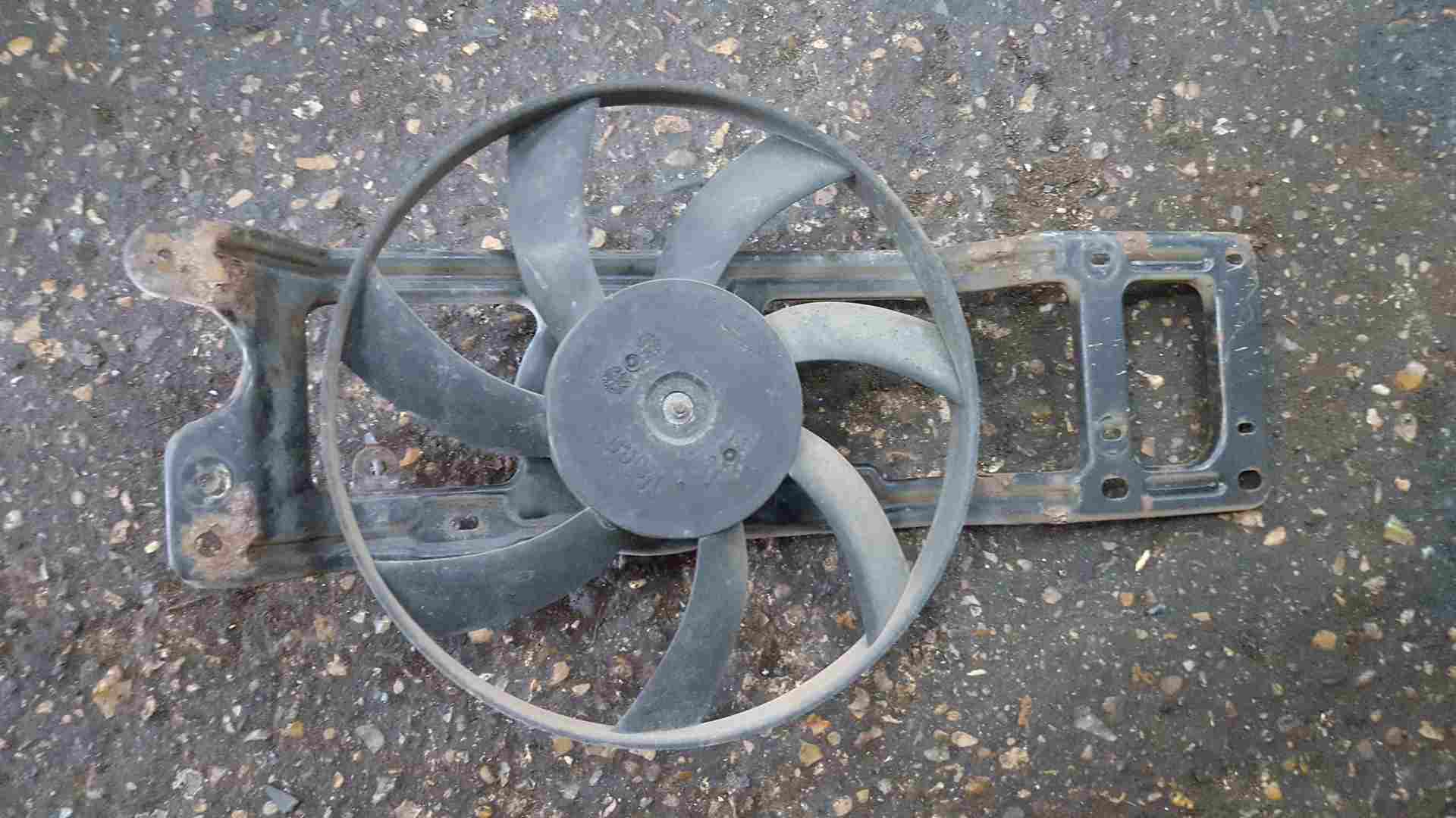 Renault Clio MK2 2001-2006 1.5 DCI Engine Radiator RAD Pack FAN Cooling