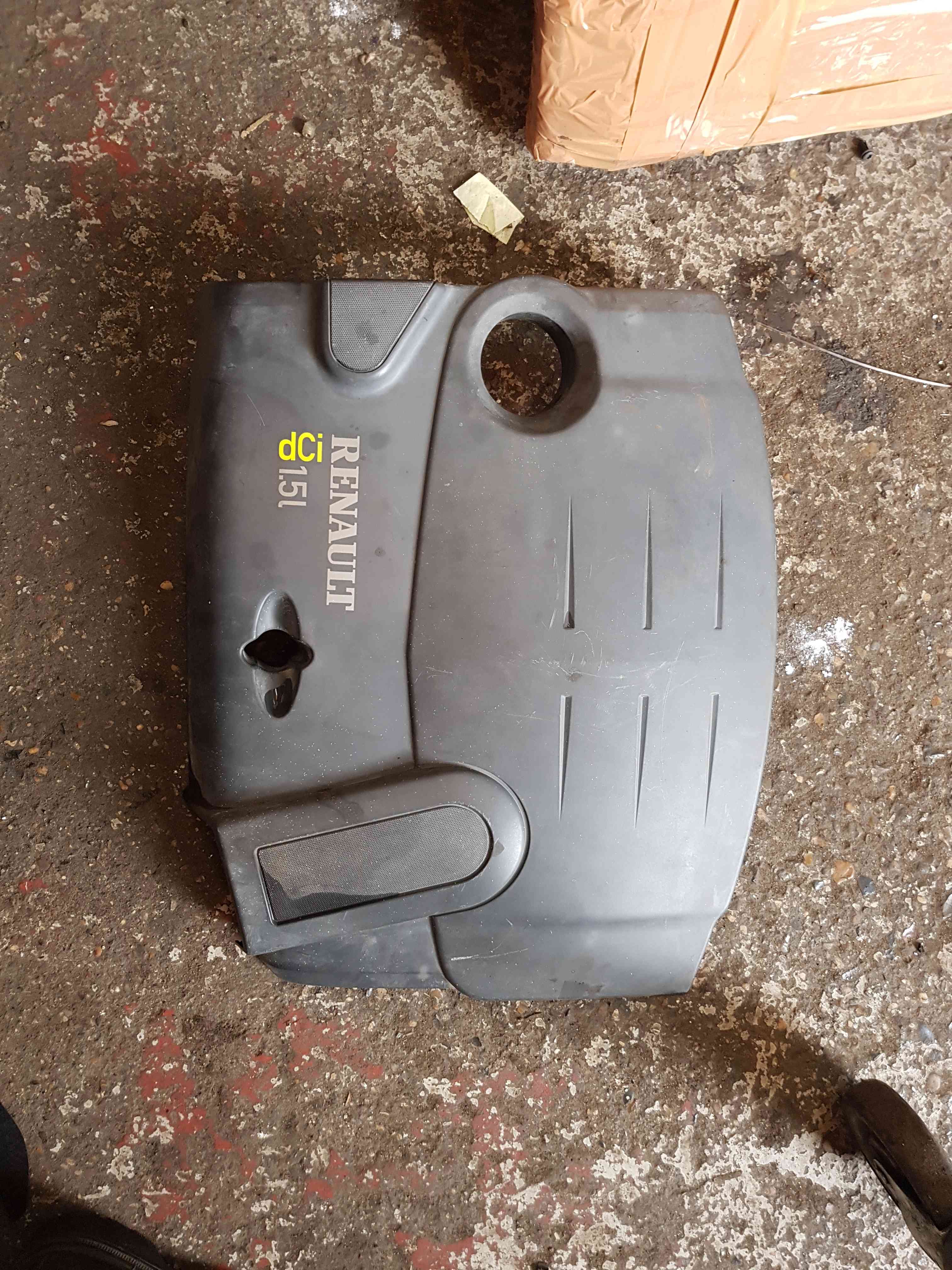 Thumb 4 Renault Clio MK2 2001-2006 1.5 DCI Plastic Engine Cover 8200252409