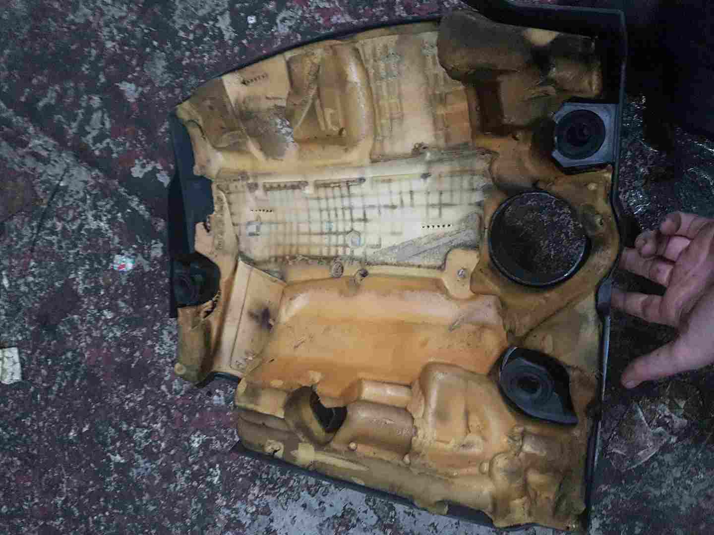 Thumb 4 Renault Clio MK2 2001-2006 1.5 DCI Plastic Engine Cover 8200252406