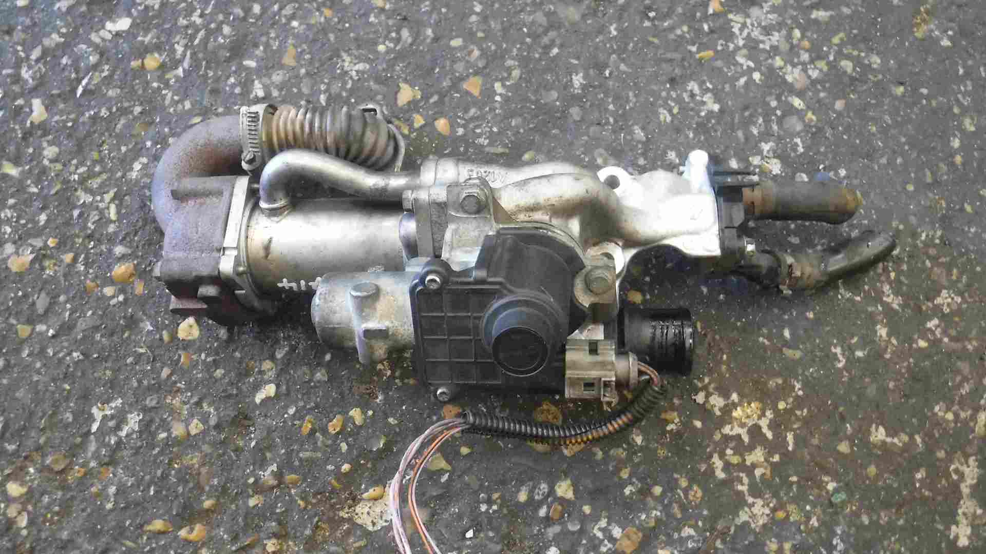 Renault Clio MK2 2001-2006 1.5 dCi K9K 714 EGR Valve + Housing Complete