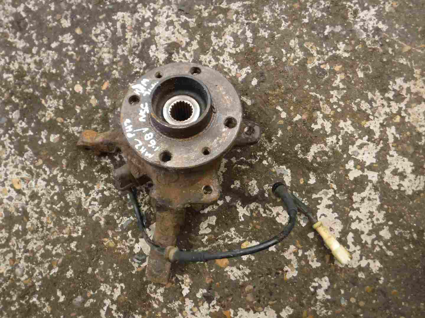Renault Clio MK2 2001-2006 1.6 16V Passenger NSF Front Wheel HUB + ABS Sensor