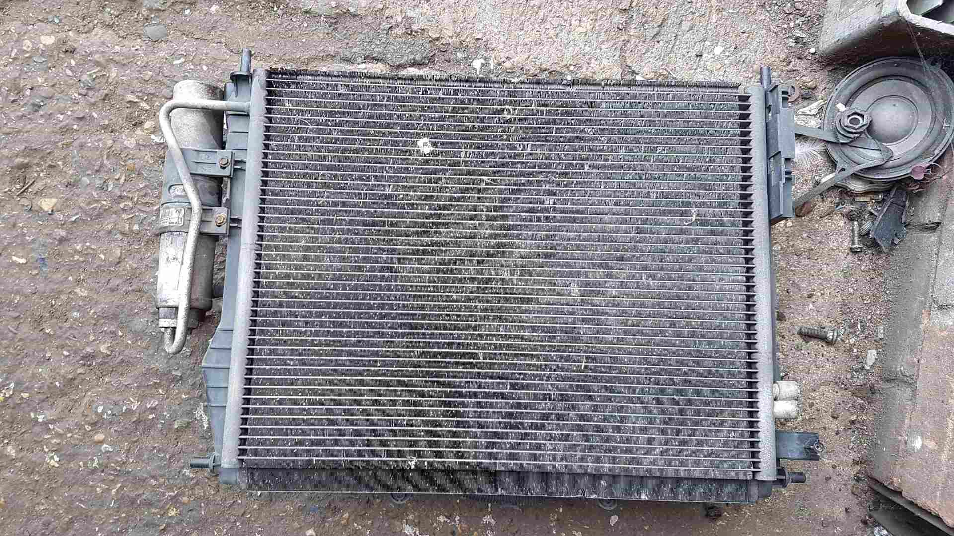 Thumb 2 Renault Clio MK2 2001-2006 1.6 16V Radiator RAD Pack + Fan K4M744