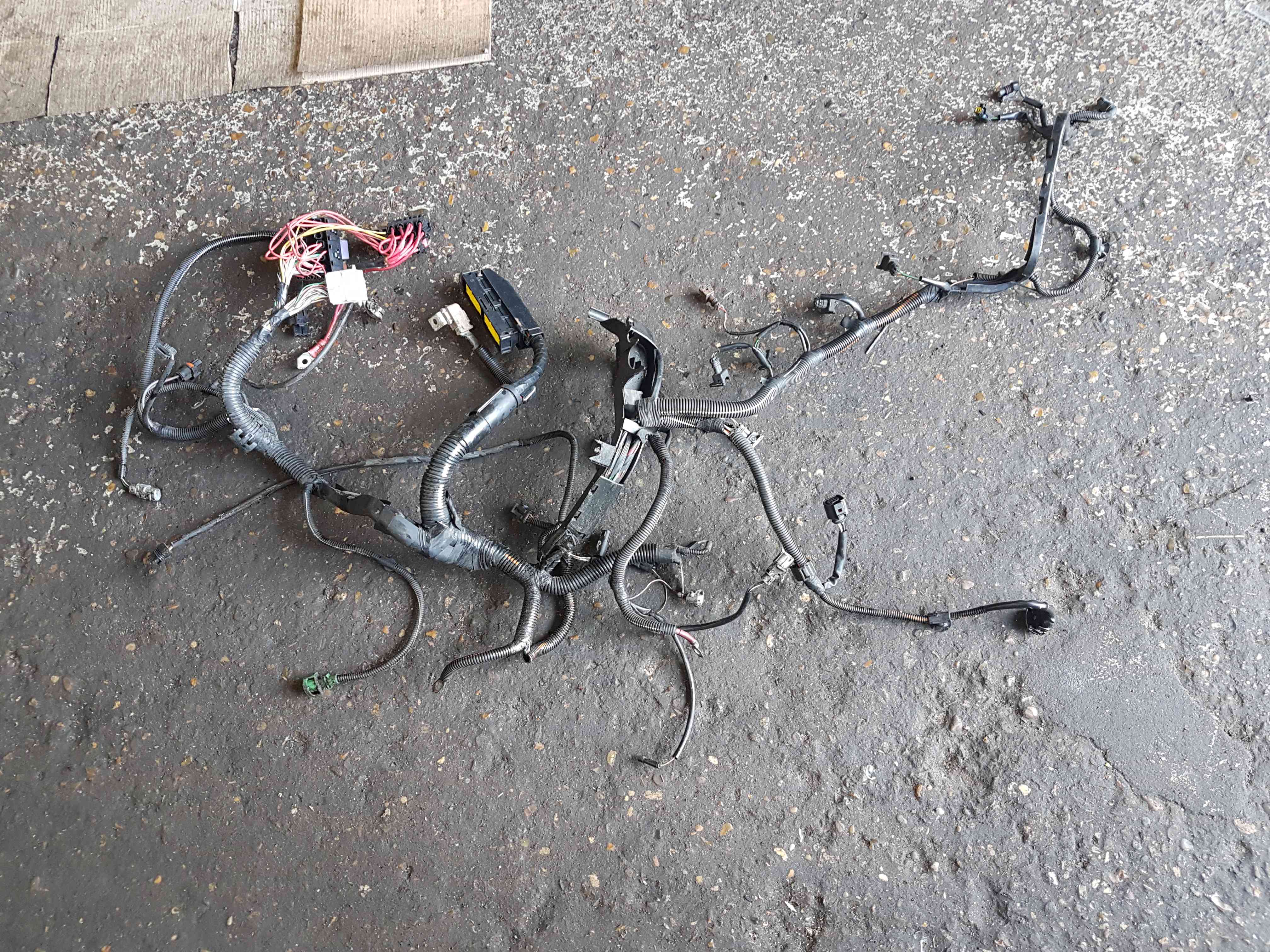 Thumb 2 Renault Clio MK2 2001-2006 2.0 16V Engine Wiring Loom F4R 738 aircon
