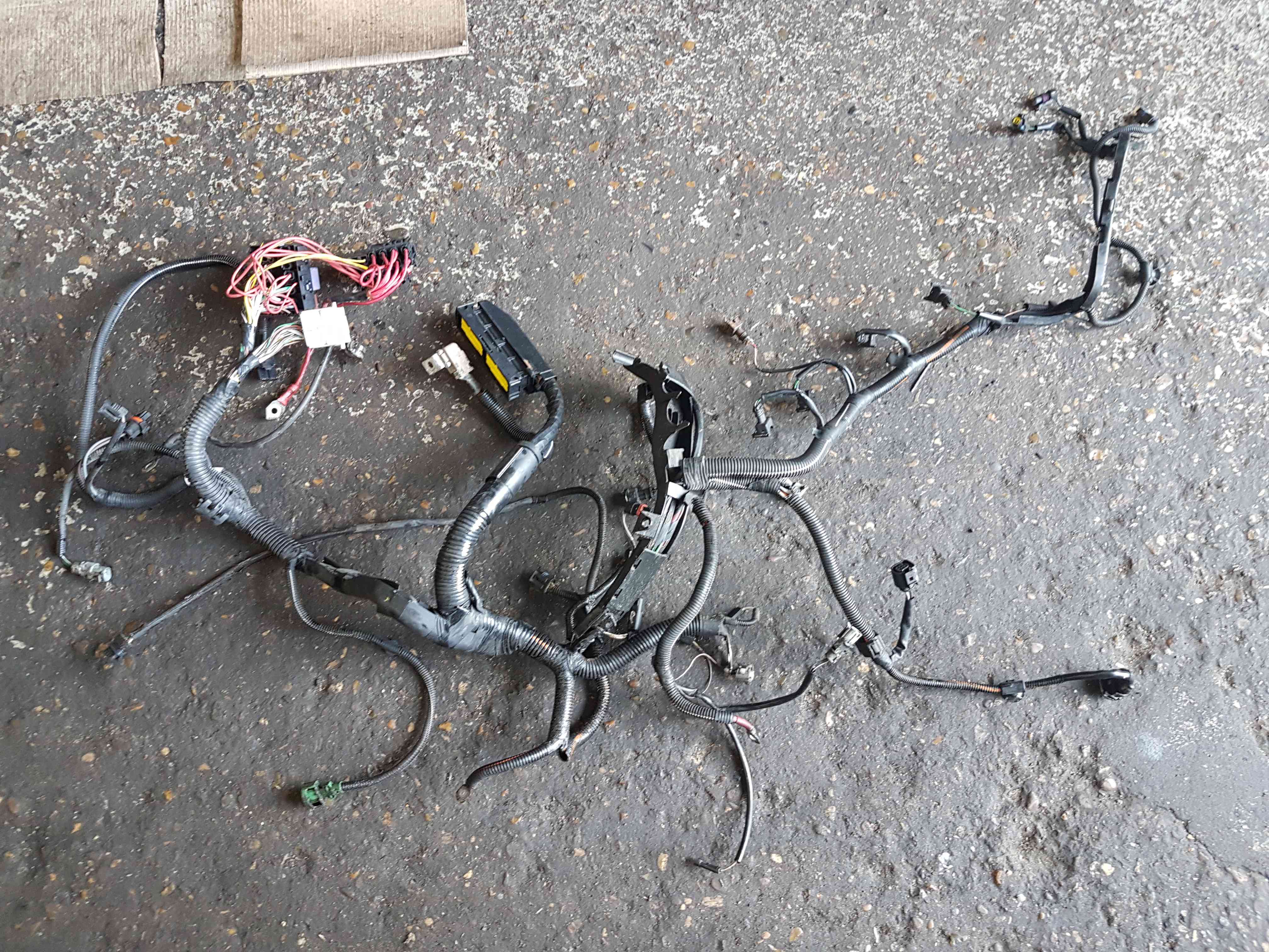 Thumb 3 Renault Clio MK2 2001-2006 2.0 16V Engine Wiring Loom F4R 738 aircon