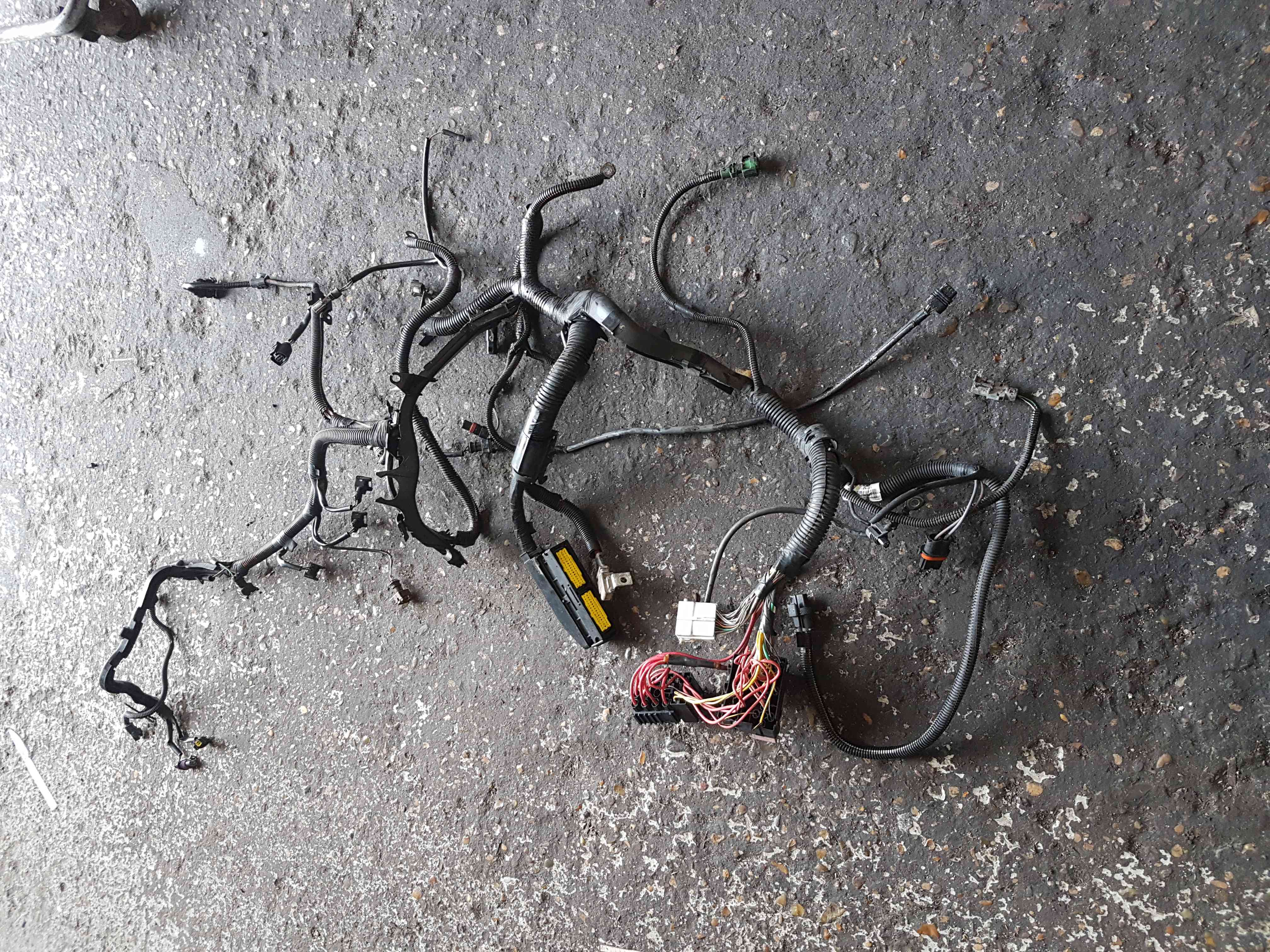 Thumb 5 Renault Clio MK2 2001-2006 2.0 16V Engine Wiring Loom F4R 738 aircon