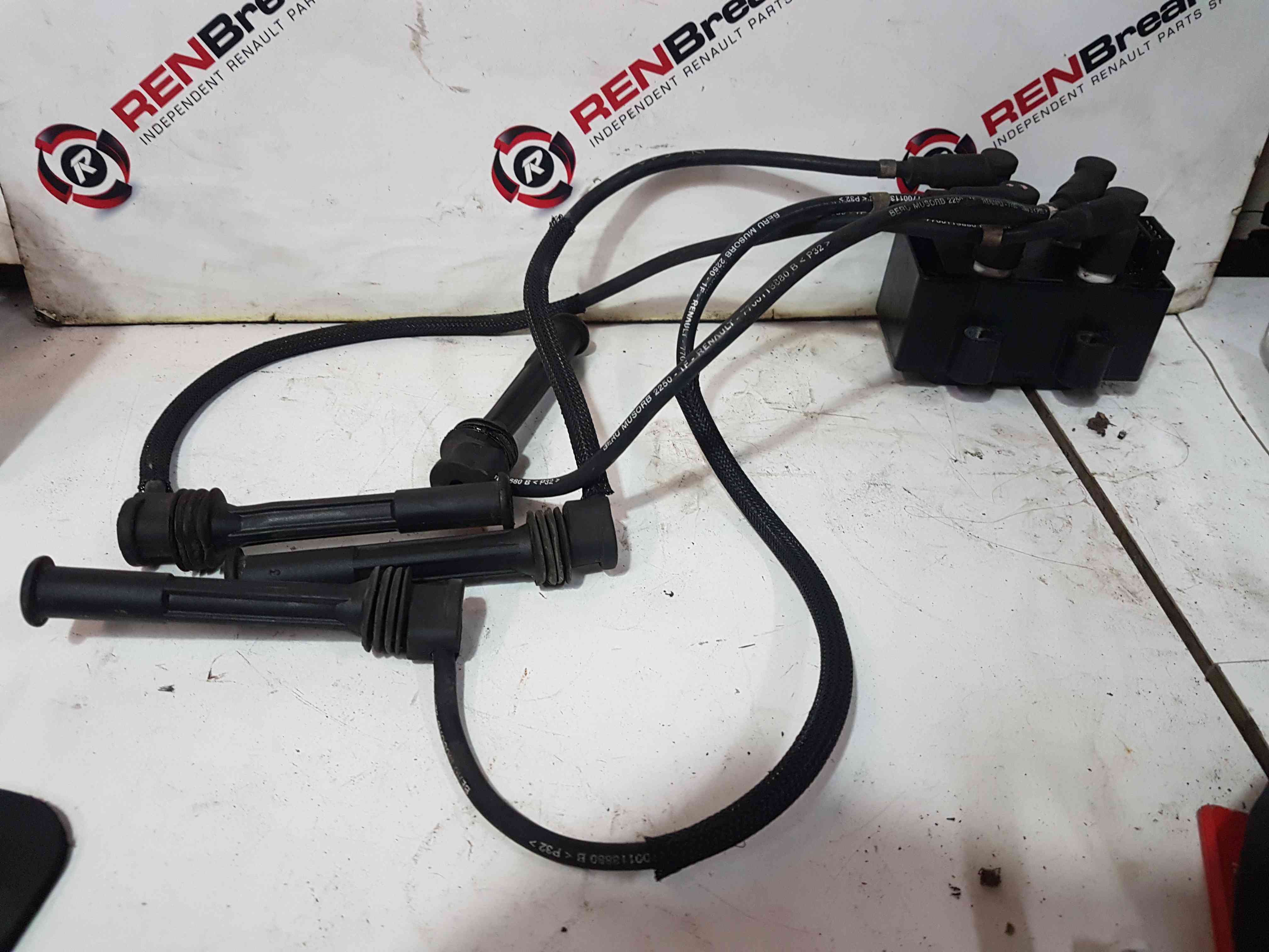 Renault Clio MK2 2001-2006 2.0 16V Ignition Coil Pack Plug Leads 