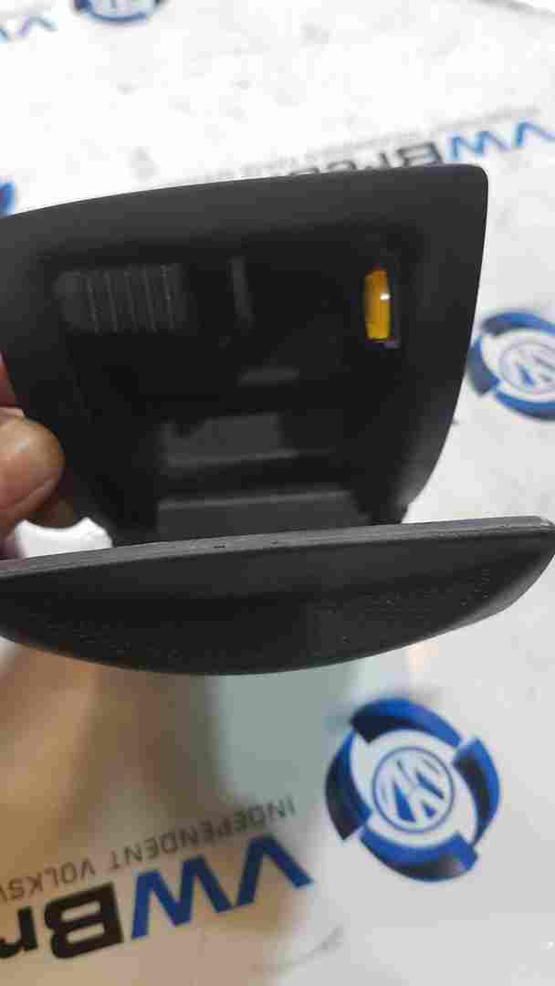 Thumb 4 Renault Clio MK2 2001-2006 Ashtray Cigarette Lighter CUP Holder 8200152210