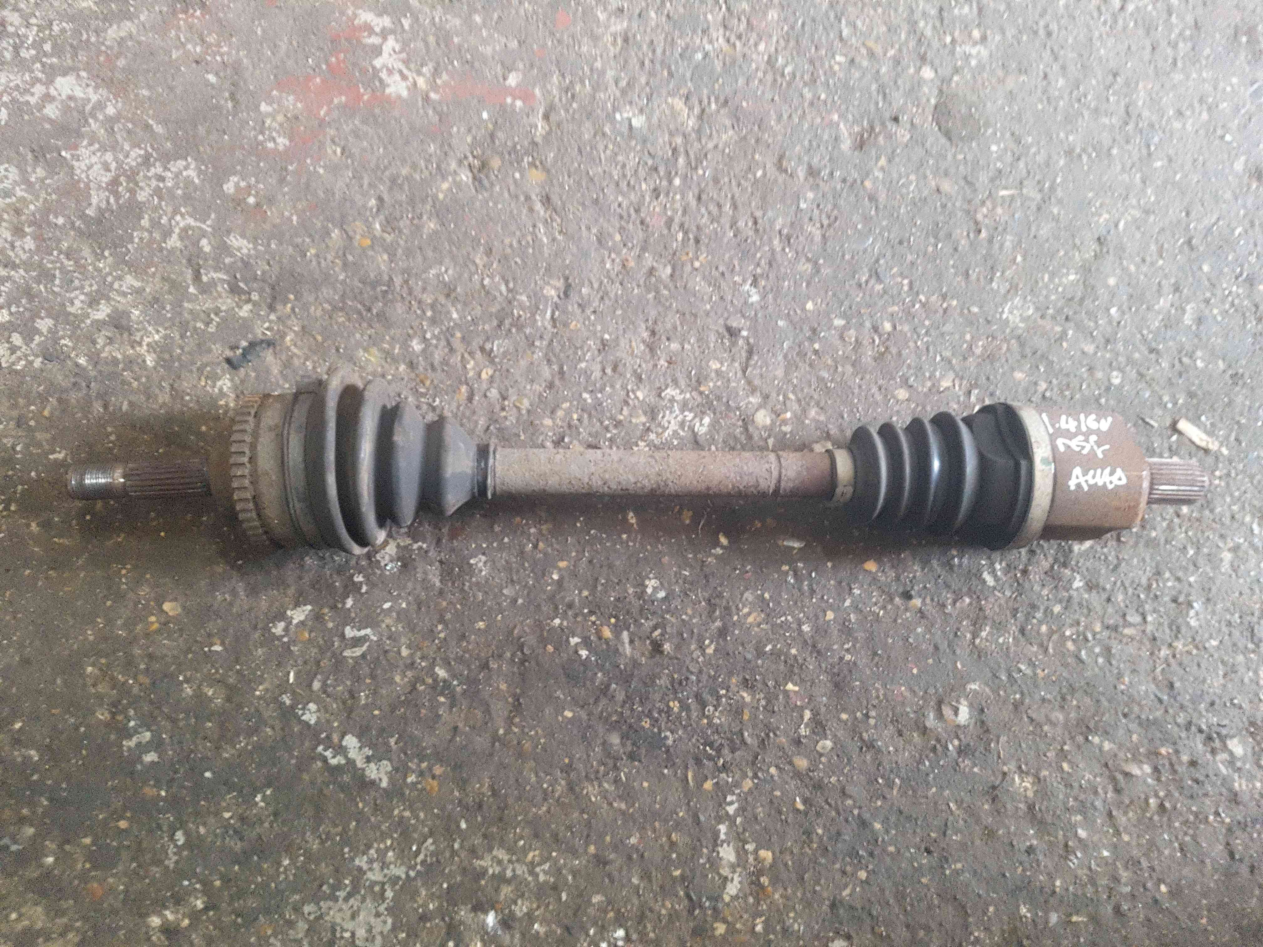 Renault Clio MK2 2001-2006 Auto1.4 16V Passenger NSF Front Driveshaft