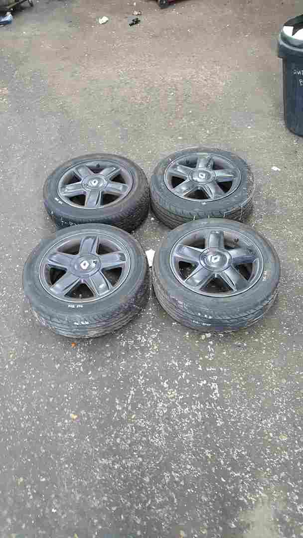 Renault Clio MK2 2001-2006 Black Dynamique Gradiant Alloy Wheels X4 Tyres 15inch