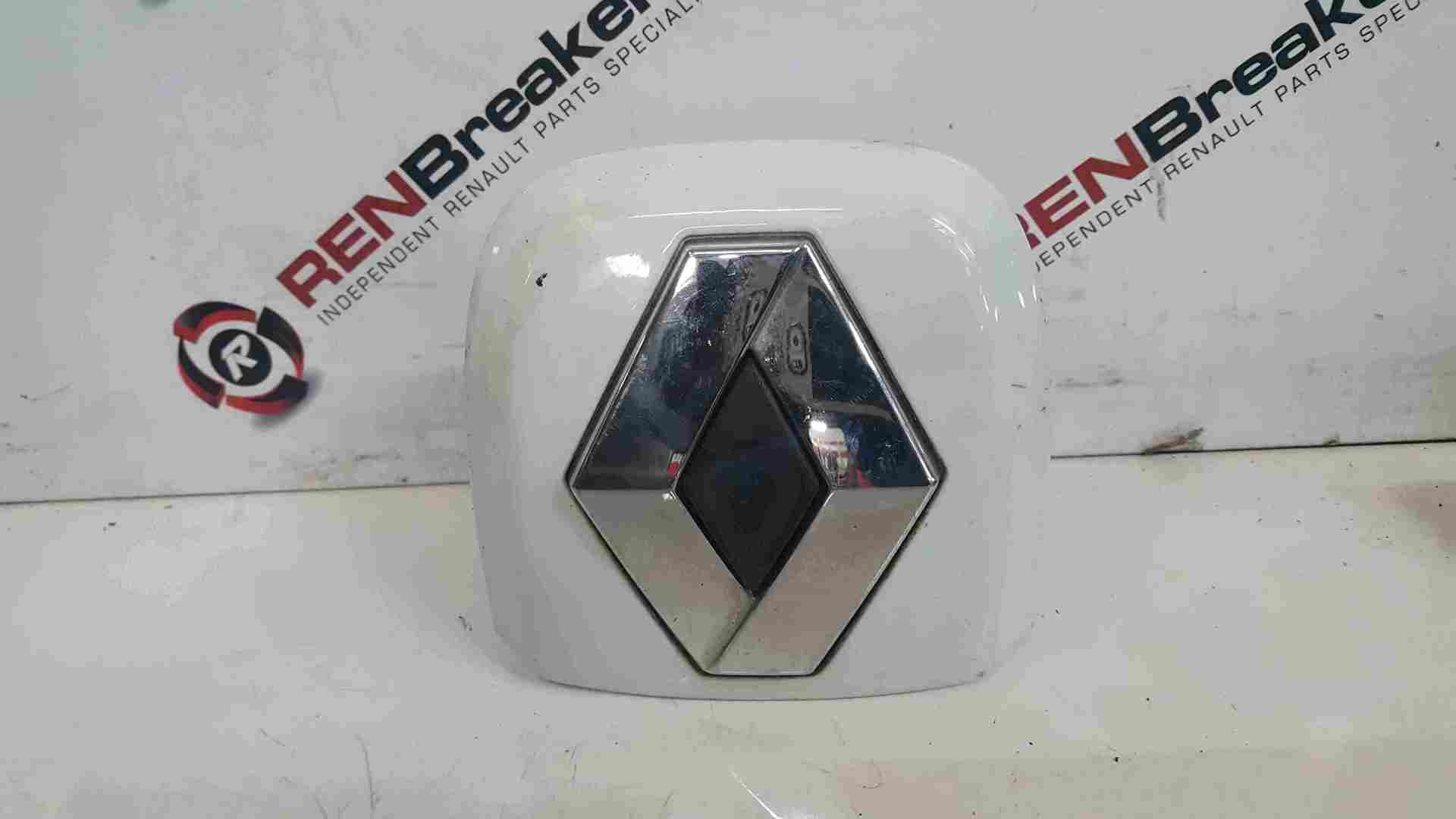 Thumb 2 Renault Clio MK2 2001-2006 Boot Lock Mechanism Button White Surround