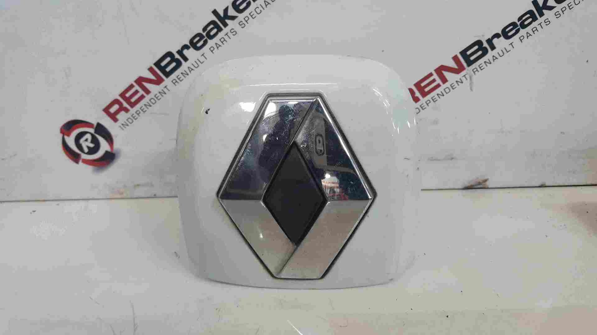 Renault Clio MK2 2001-2006 Boot Lock Mechanism Button White Surround