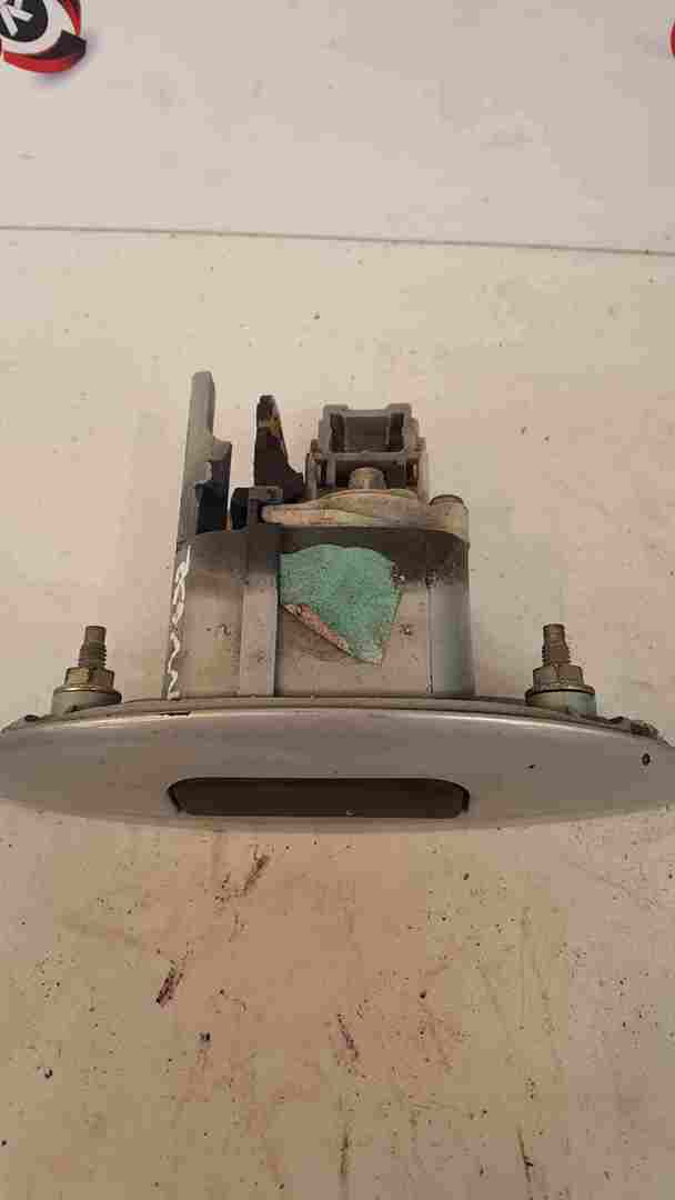 Thumb 2 Renault Clio MK2 2001-2006 Boot Lock Mechanism Silver 632