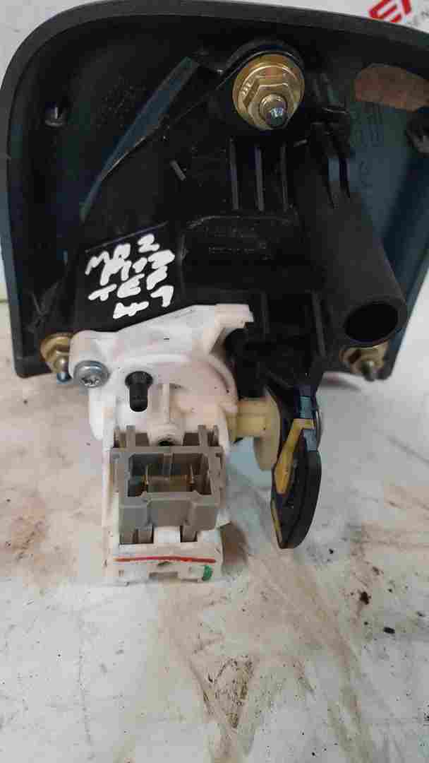 Thumb 4 Renault Clio MK2 2001-2006 Boot Lock Tailgate Diamond Surround Blue Tef47  3/5
