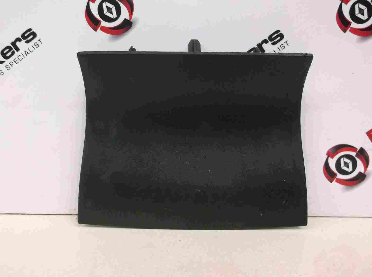 Renault Clio MK2 2001-2006 CD Player Trim Under Cup holder Plastic 8200069058
