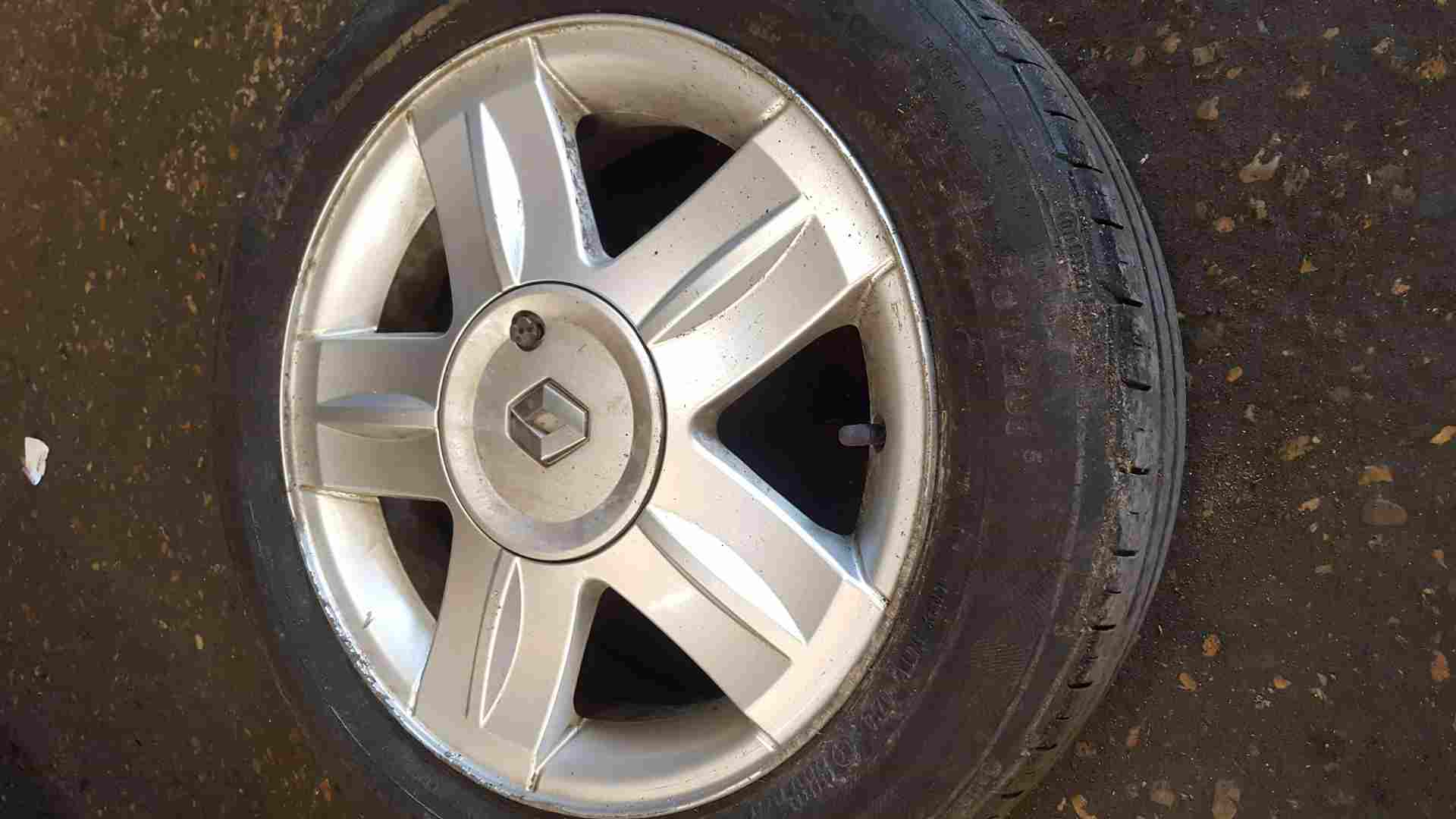 Renault Clio MK2 2001 2006 Campus Alium Alloy Wheel Tyre 185 55 15 5Mm Renault Clio MK2 2001 2006 Campus Alium Alloy Wheel Tyre 185 55 15 5Mm