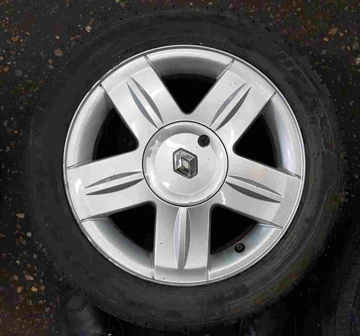 Renault Clio MK2 2001 2006 Campus Alium Alloy Wheel Tyre 185 55 15 5mm Renault Clio MK2 2001 2006 Campus Alium Alloy Wheel Tyre 185 55 15 5mm