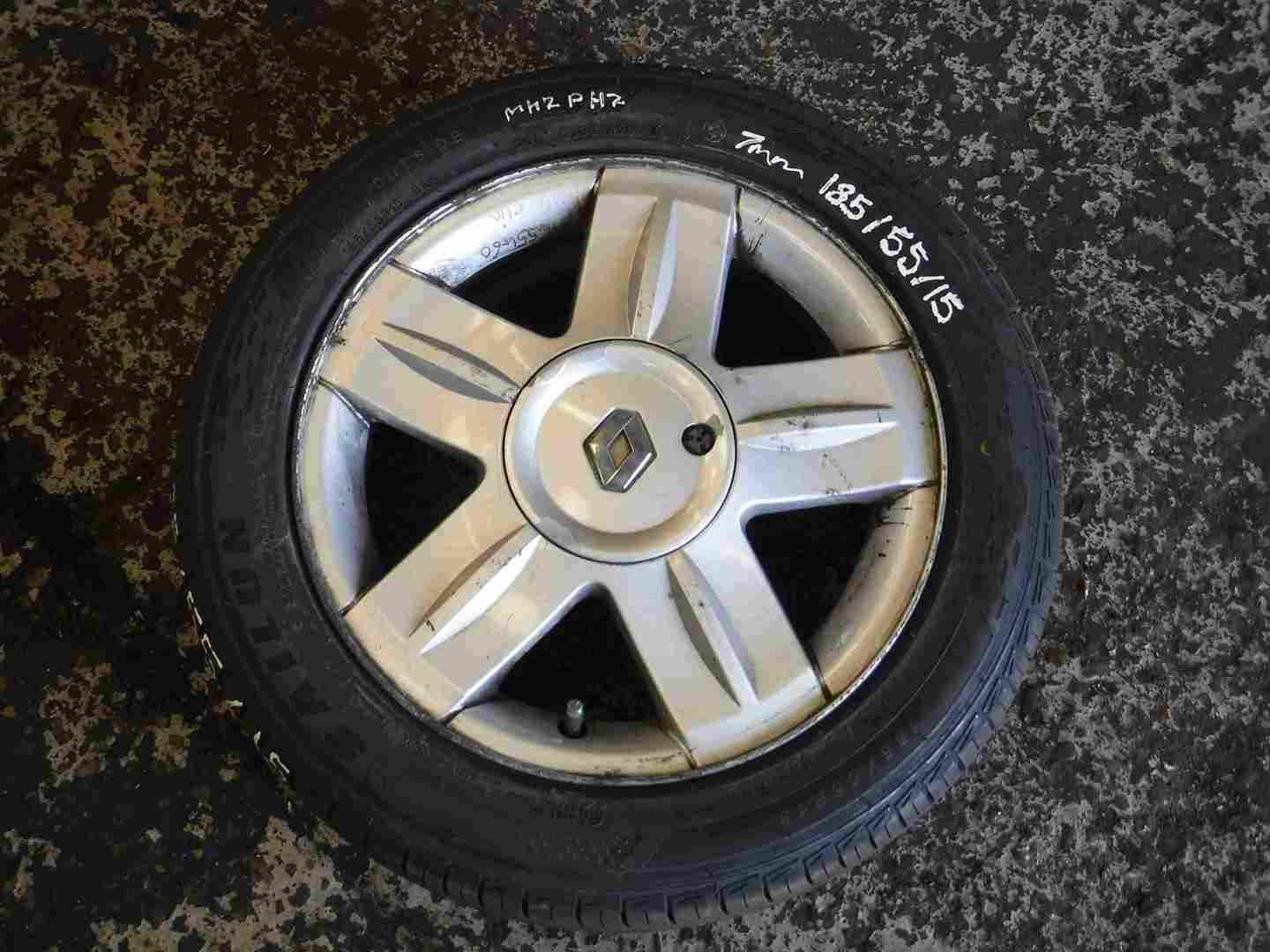 Renault Clio MK2 2001-2006 Campus Alium Alloy Wheel + Tyre 185 55 15 7mm Tread