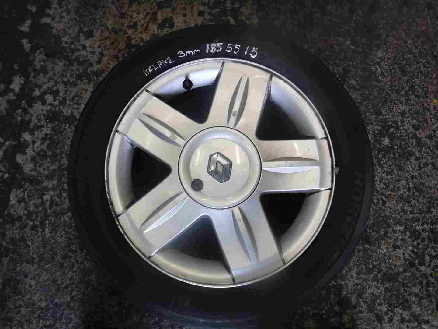 Renault Clio MK2 2001-2006 Campus Alloy Wheel + Tyre 185 55 15 3mm