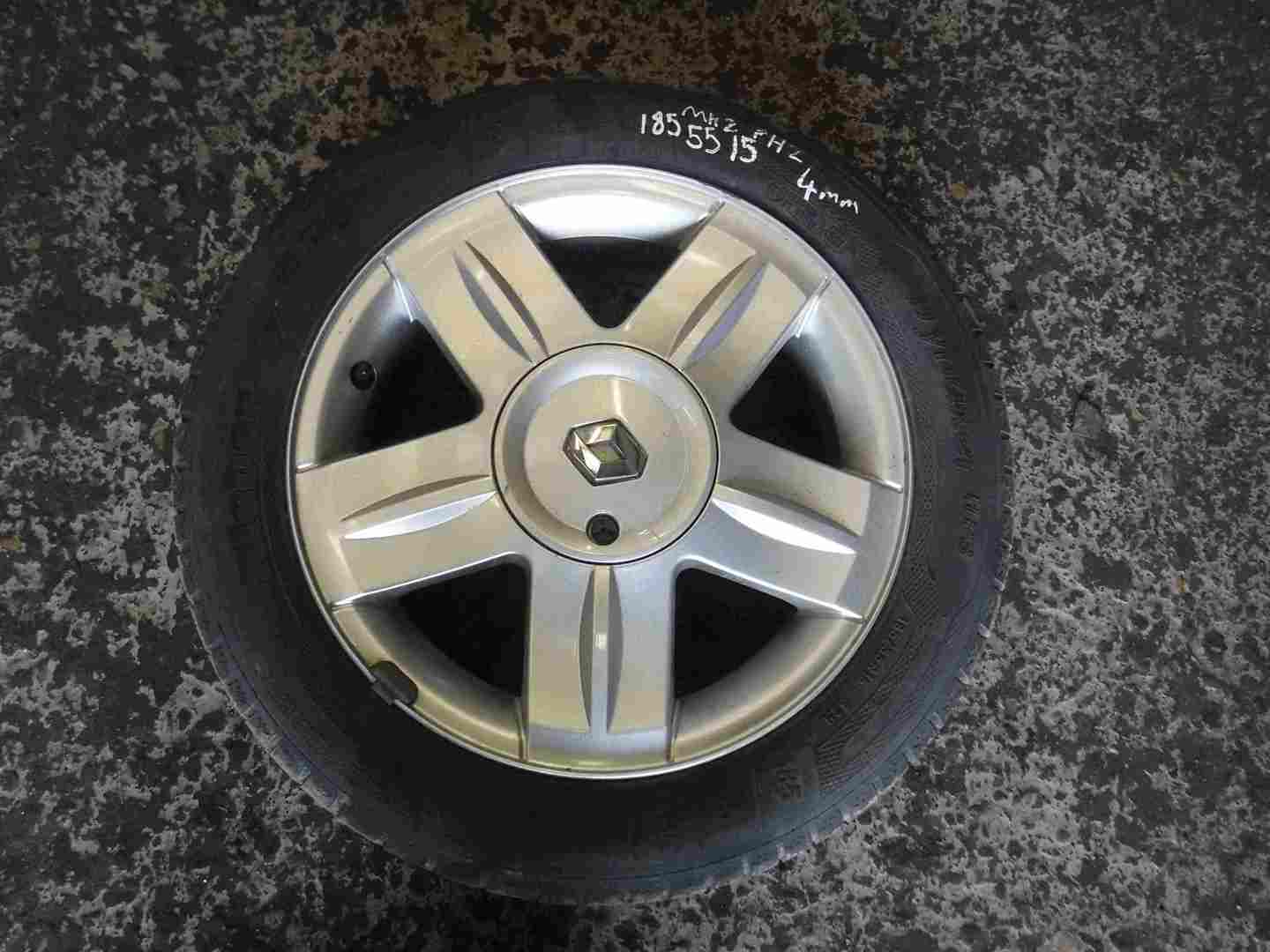 Renault Clio MK2 2001-2006 Campus Alloy Wheel + Tyre 185 55 15 4mm Tread