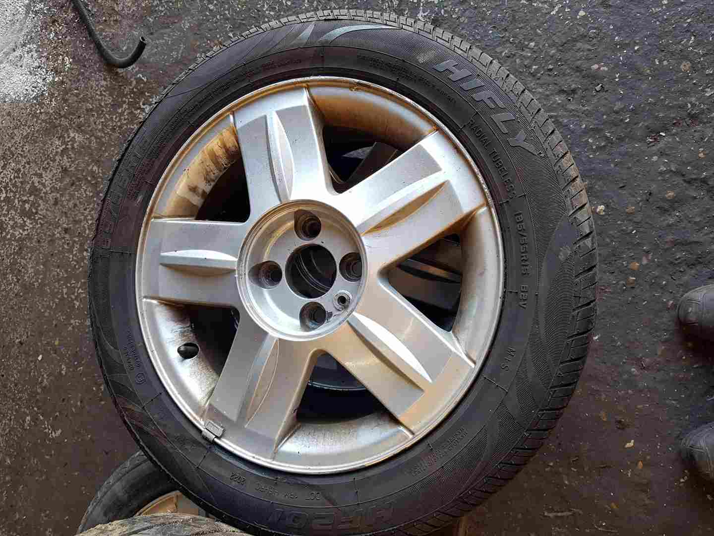 Thumb 2 Renault Clio MK2 2001-2006 Campus Alloy Wheel + Tyre 185 55 15 6Mm Tread 4/5