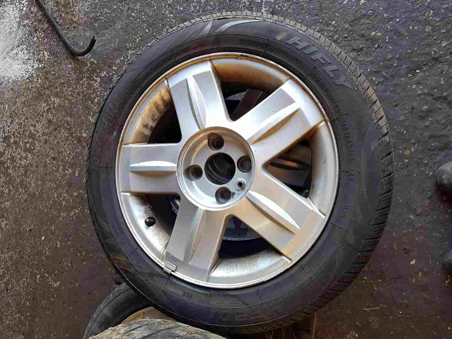 Renault Clio MK2 2001-2006 Campus Alloy Wheel + Tyre 185 55 15 6Mm Tread 4/5