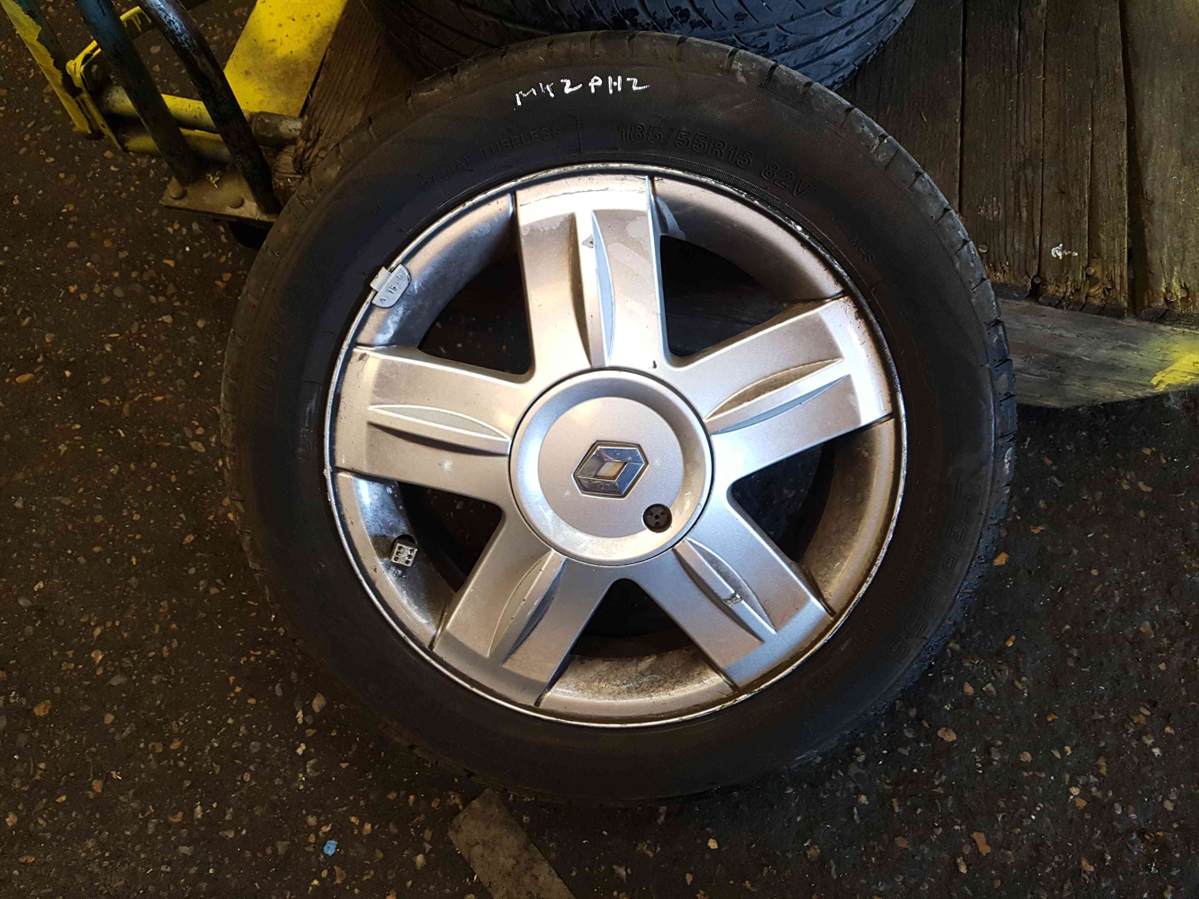 Thumb 4 Renault Clio MK2 2001-2006 Campus Alloy Wheel 15 Inch 3/5 6Mm 8200760342