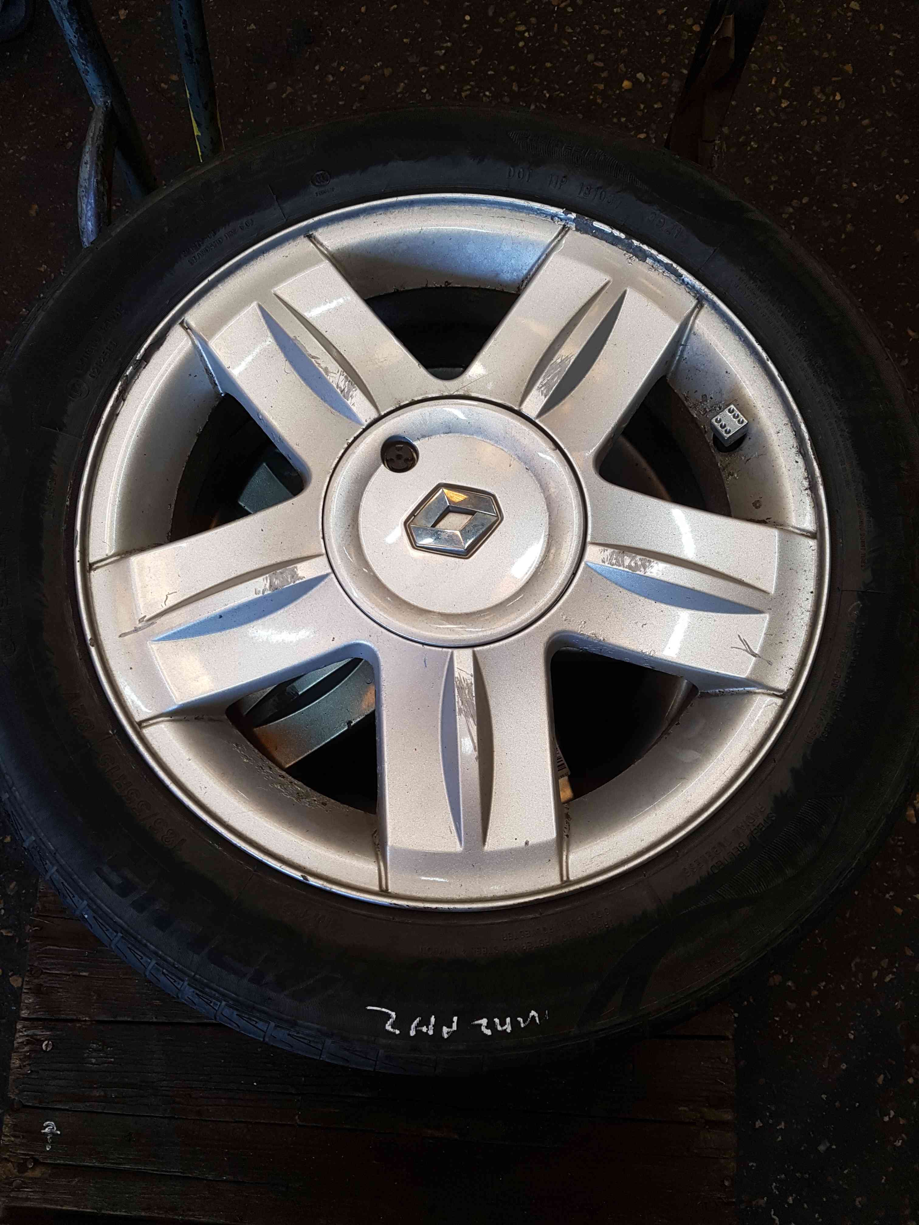 Thumb 3 Renault Clio MK2 2001-2006 Campus Alloy Wheel 15 Inch 3/5 8200760342