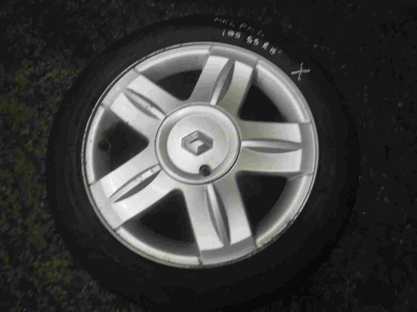 Renault Clio MK2 2001-2006 Campus Alloy Wheel 15 inch Mint 8200288358