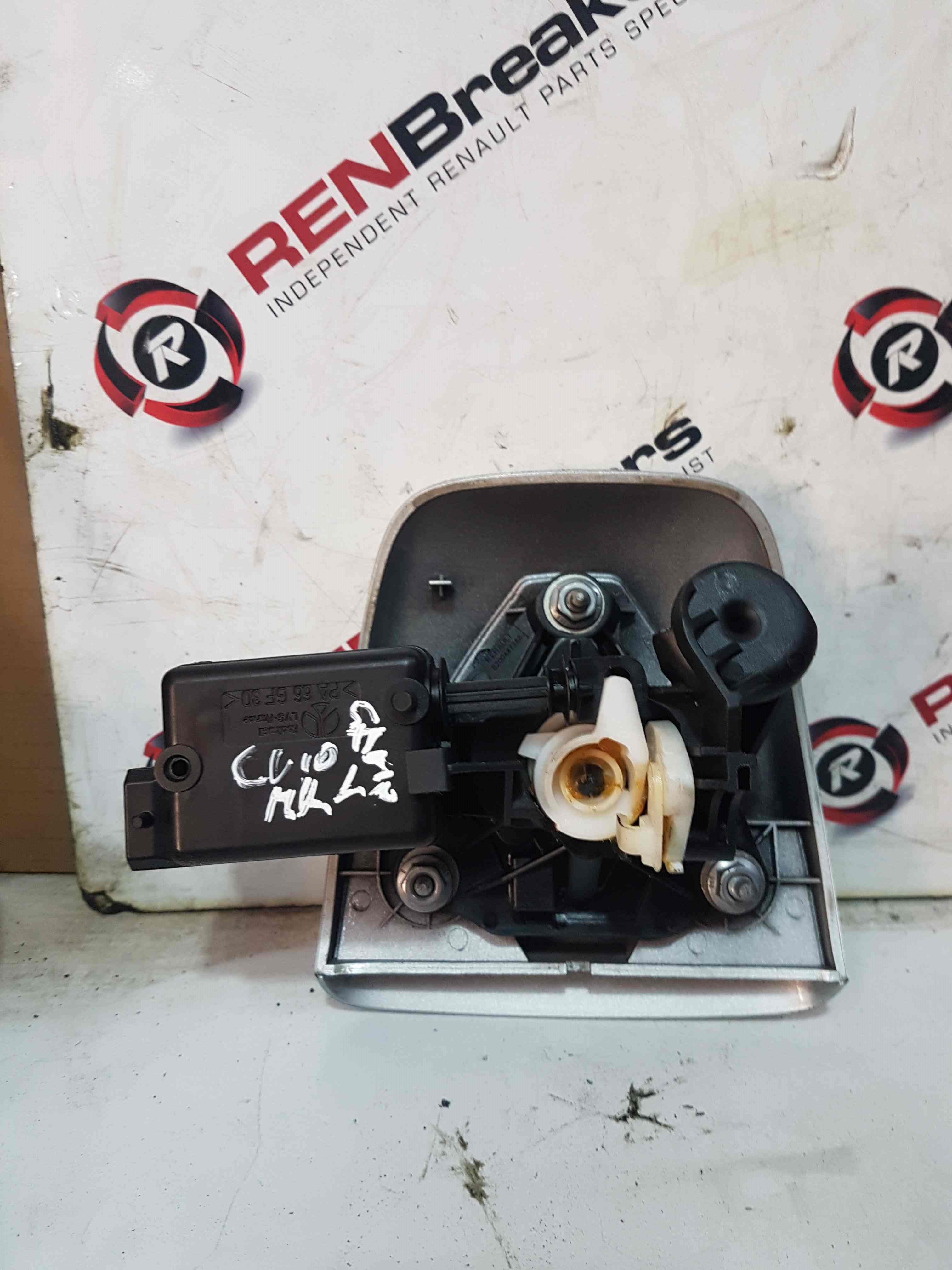Thumb 3 Renault Clio MK2 2001-2006 Campus Boot Lock Mechanism Solenoid Button Silver 