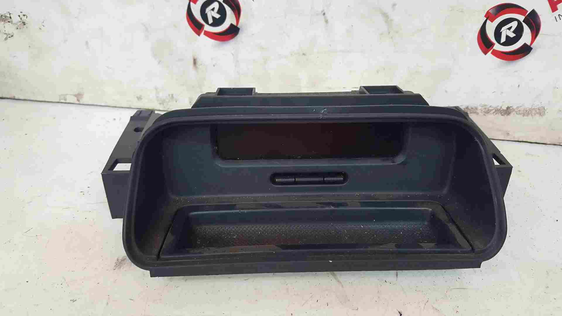 Renault Clio MK2 2001-2006 Centre Display Radio Clock Screen + Surround