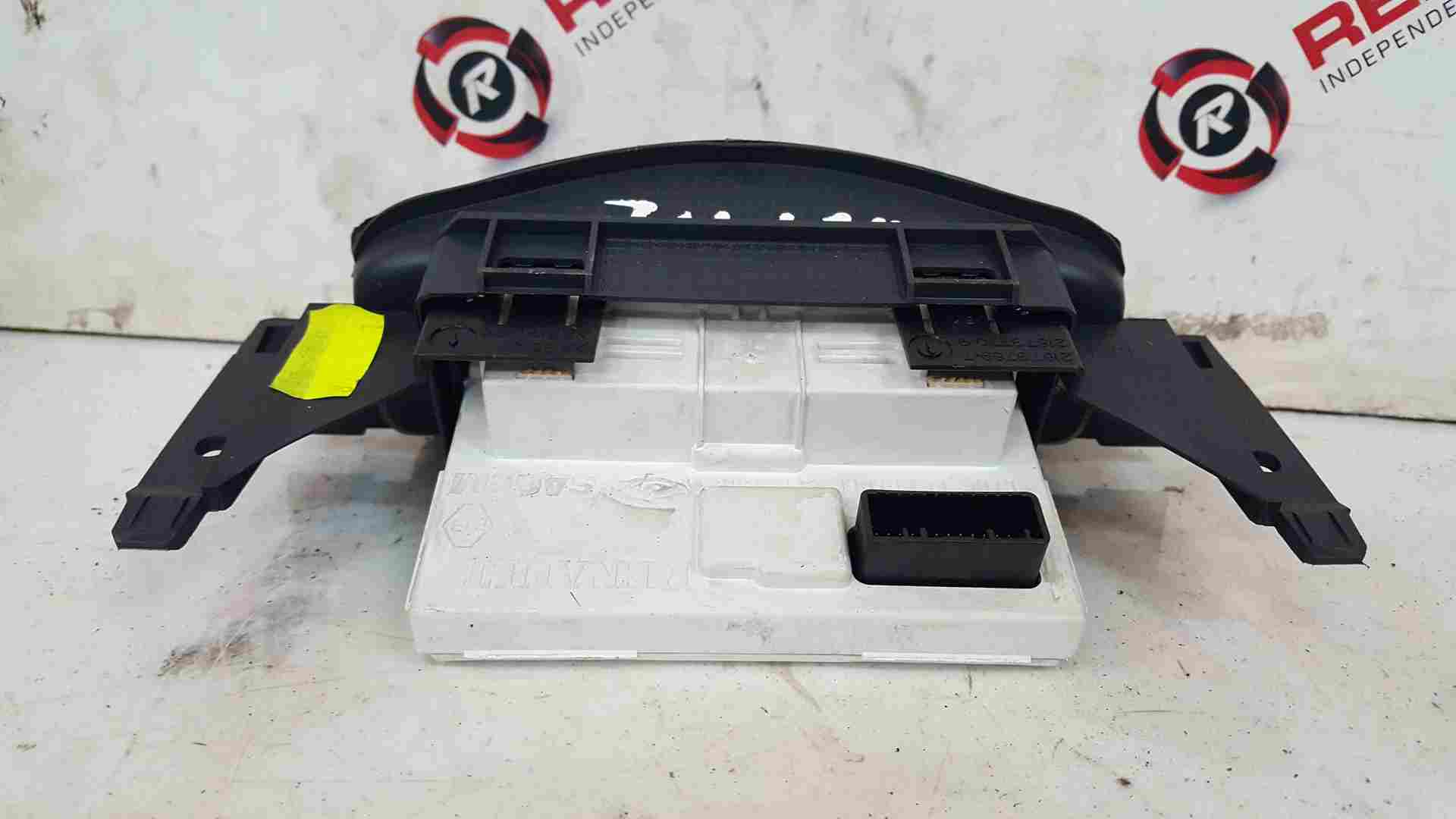 Thumb 4 Renault Clio MK2 2001-2006 Centre Display Radio Clock Screen + Surround