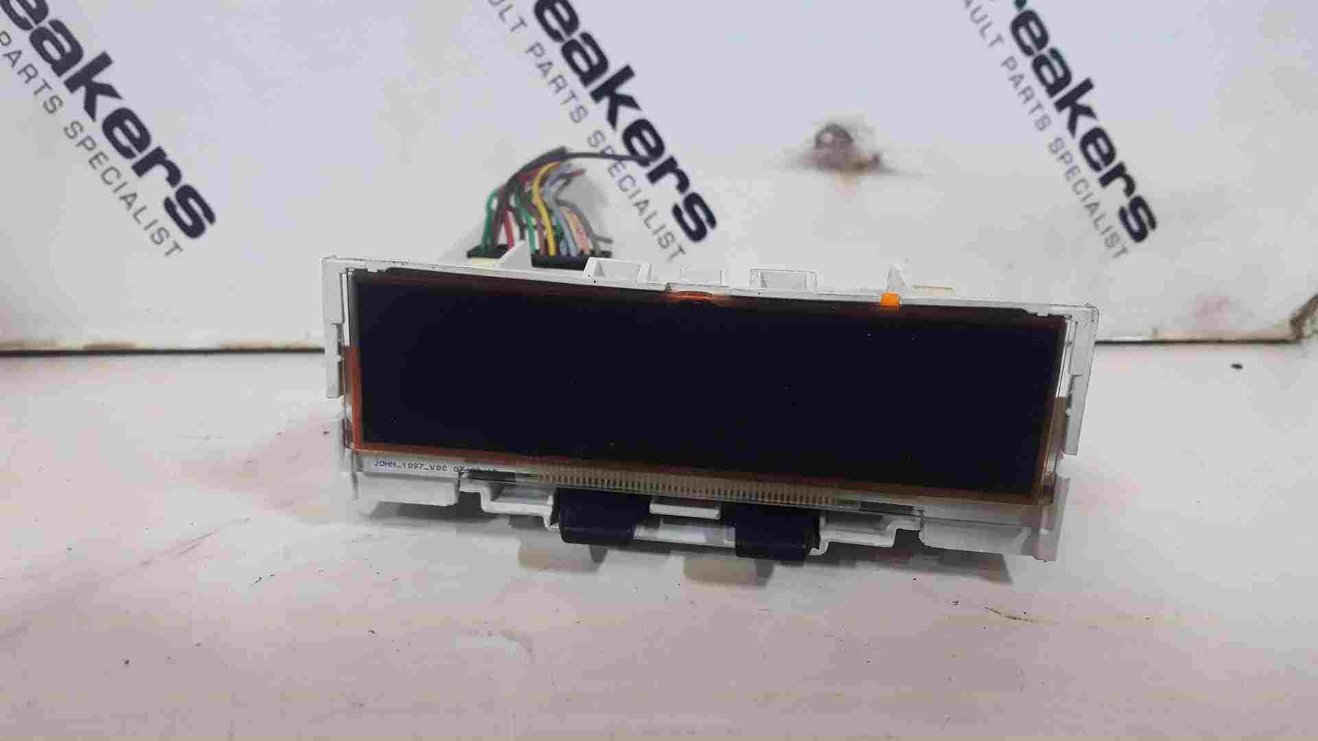 Renault Clio MK2 2001-2006 Centre Display Radio Clock Screen 8200380298