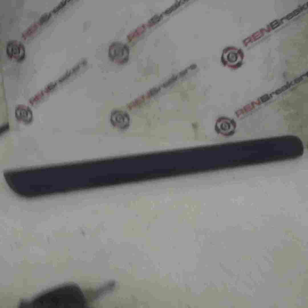 Renault Clio MK2 2001-2006 Dashboard Above Glove Box Trim Moulding Blue