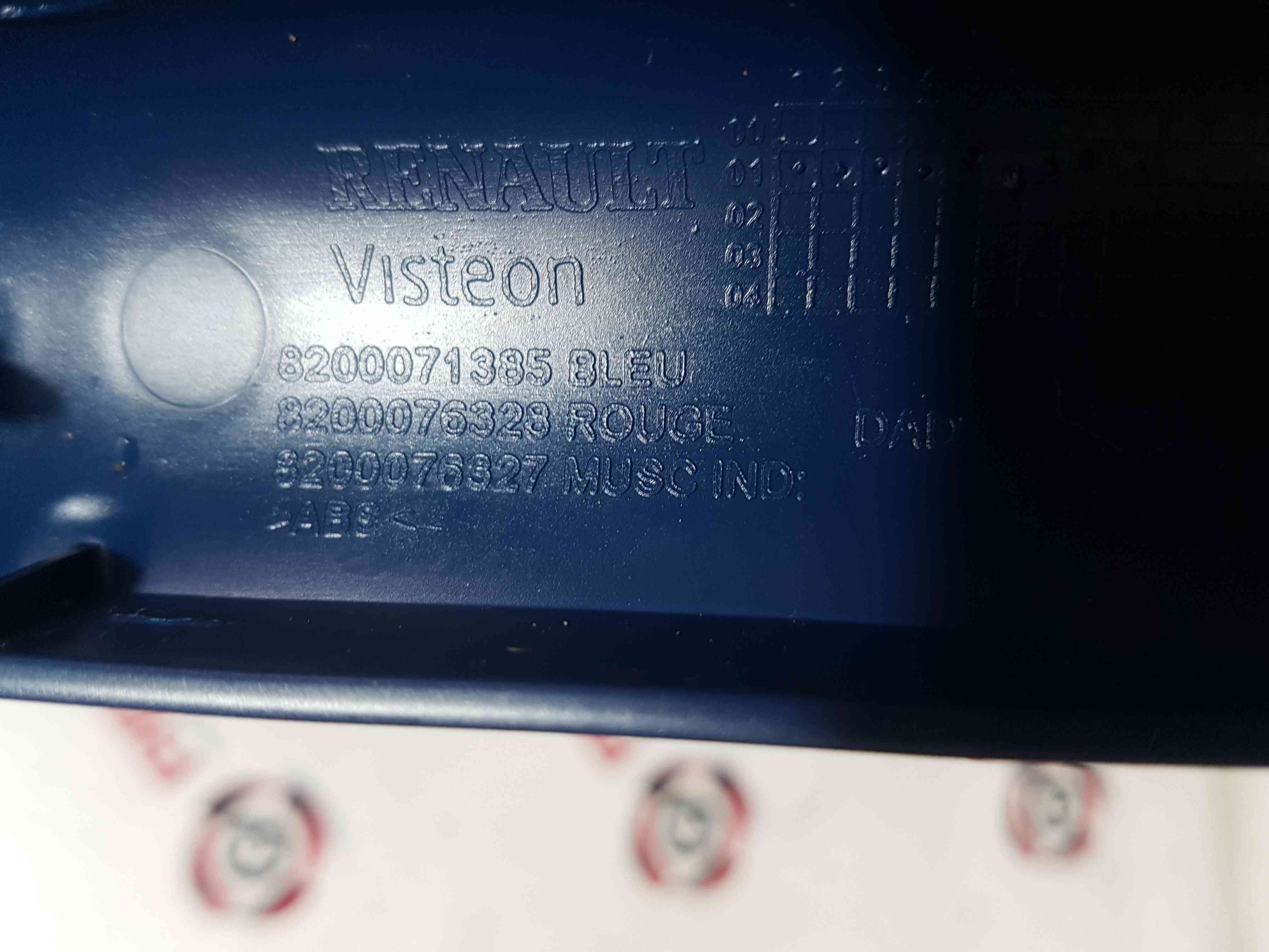 Thumb 4 Renault Clio MK2 2001-2006 Dashboard Insert Trim Plastic Blue 8200071385