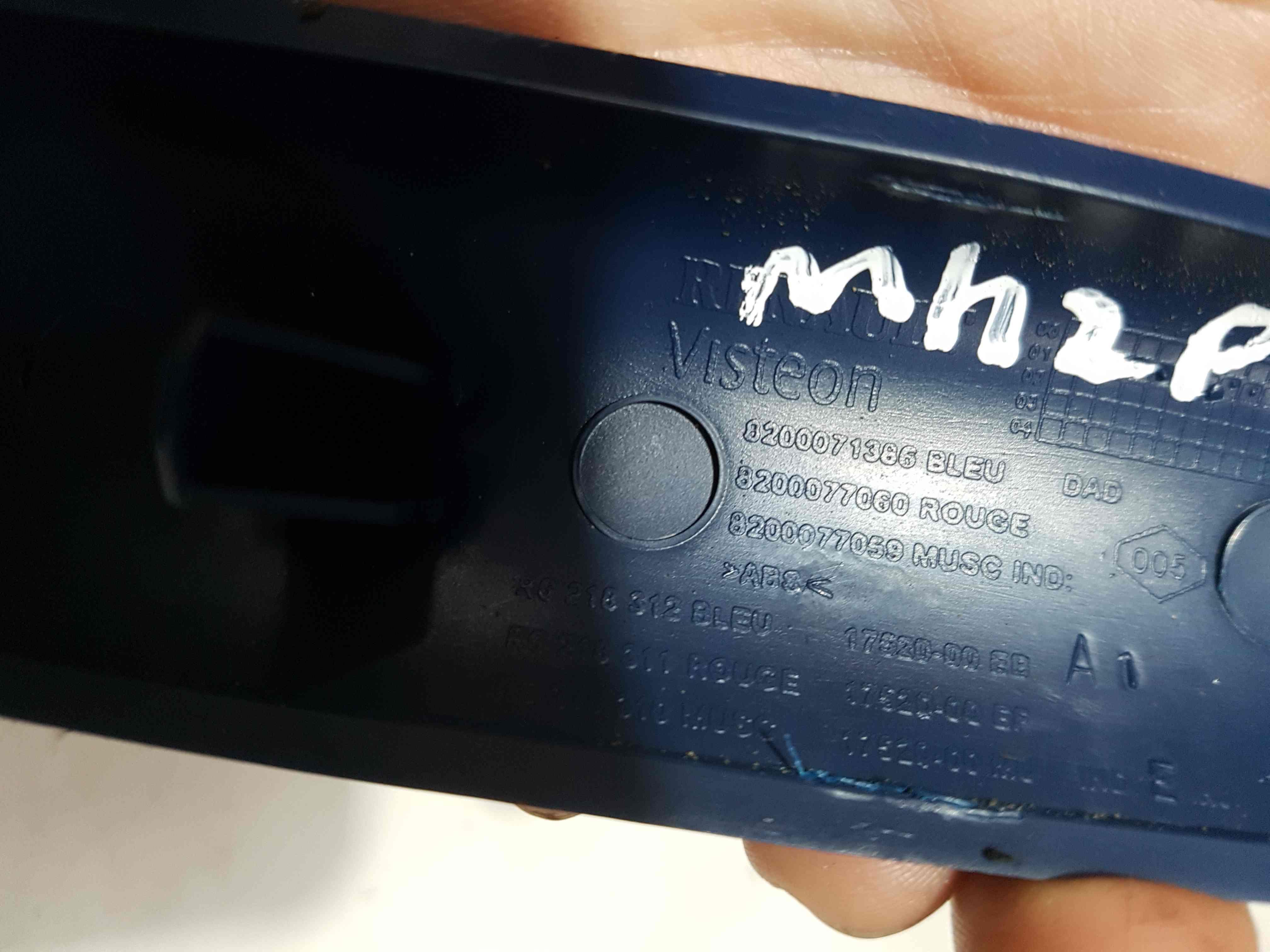 Thumb 5 Renault Clio MK2 2001-2006 Dashboard Insert Trim Plastic Blue 8200071385