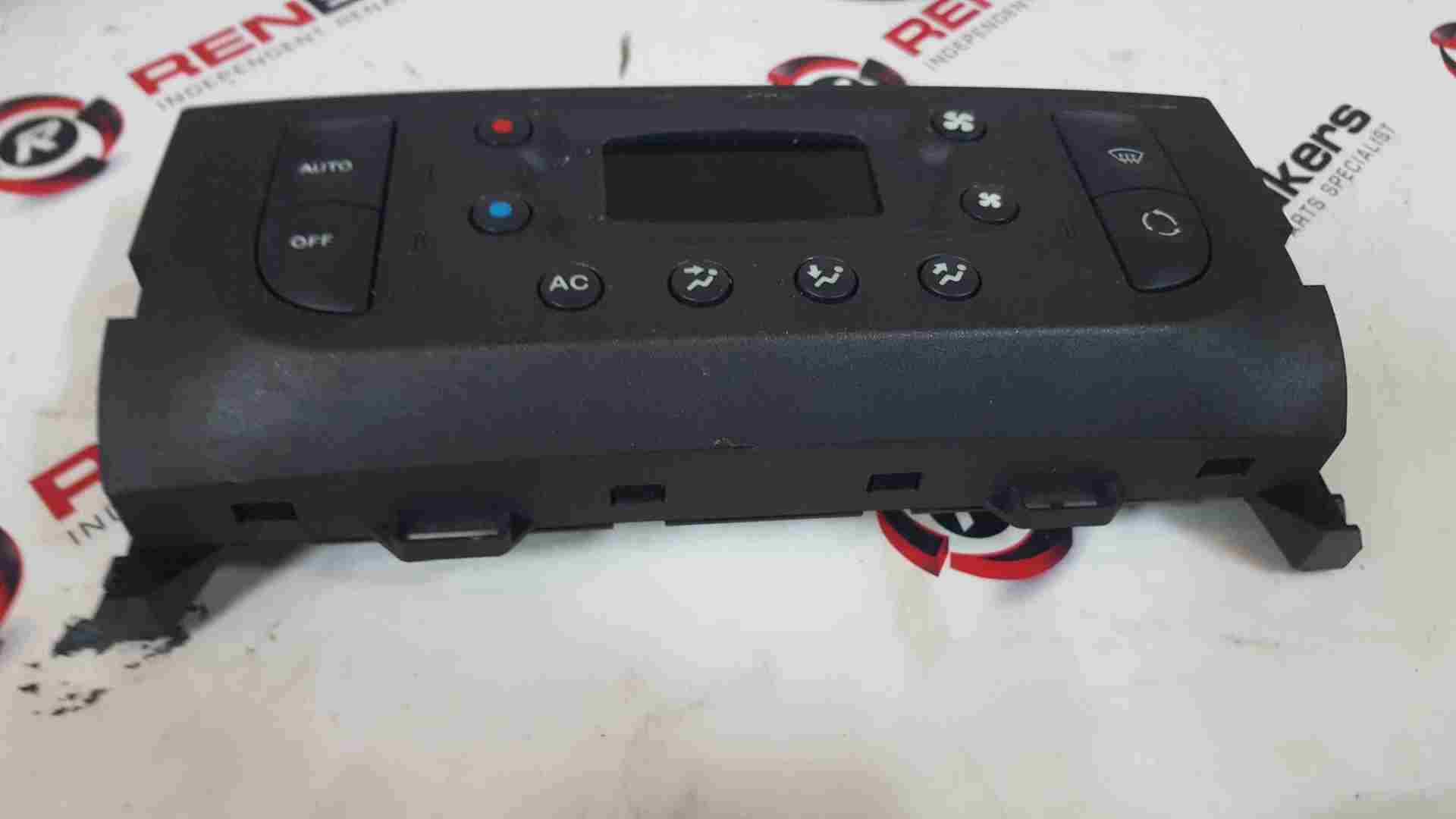Thumb 4 Renault Clio MK2 2001-2006 Digital Heater Controls 8200352852