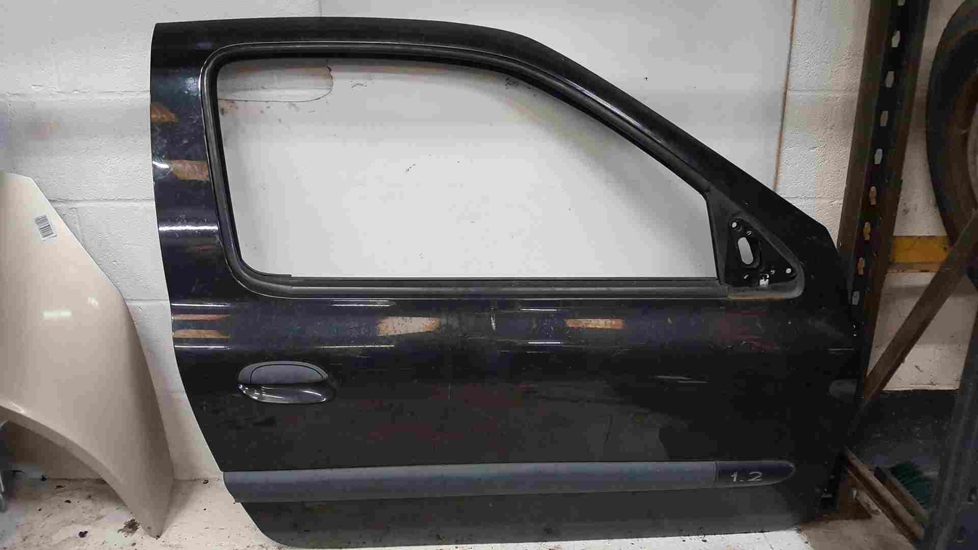 Thumb 2 Renault Clio MK2 2001-2006 Driver OSF OS Front Door Black 676 3Dr