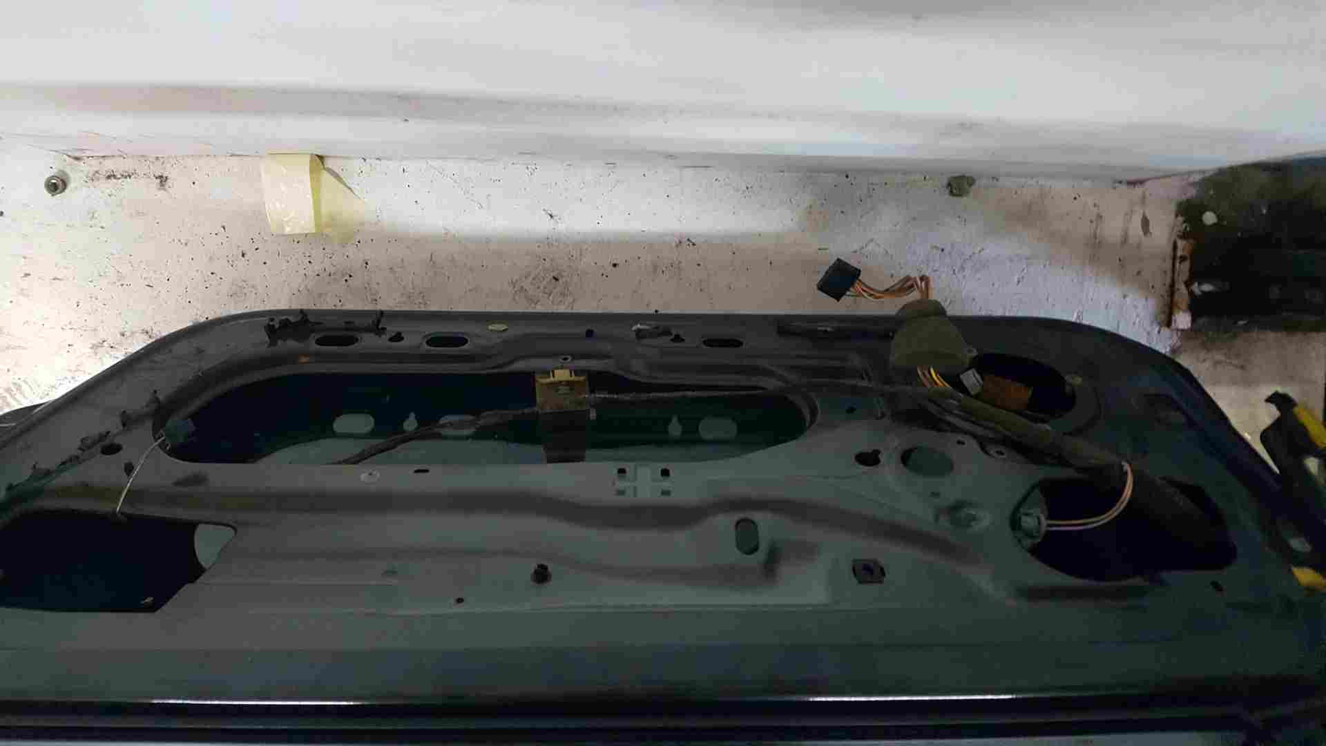 Thumb 4 Renault Clio MK2 2001-2006 Driver OSF OS Front Door Black 676 3Dr