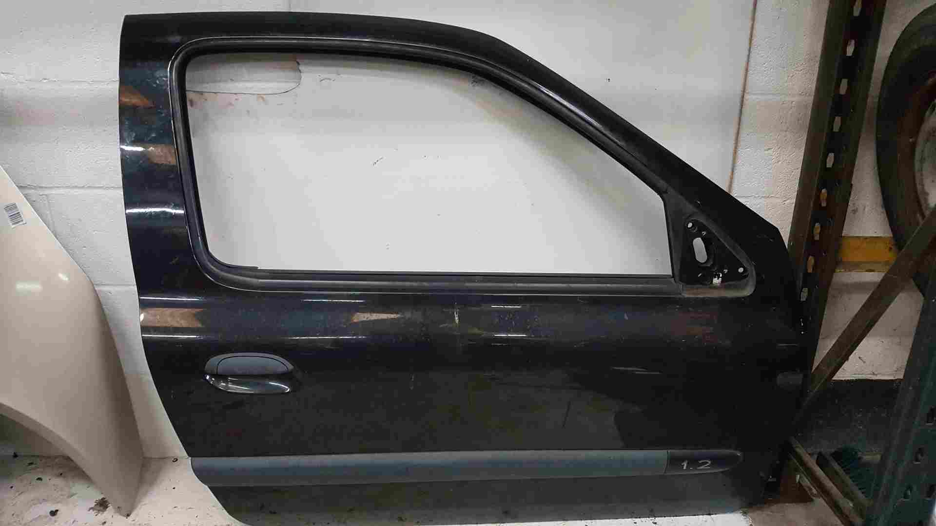 Renault Clio MK2 2001-2006 Driver OSF OS Front Door Black 676 3Dr