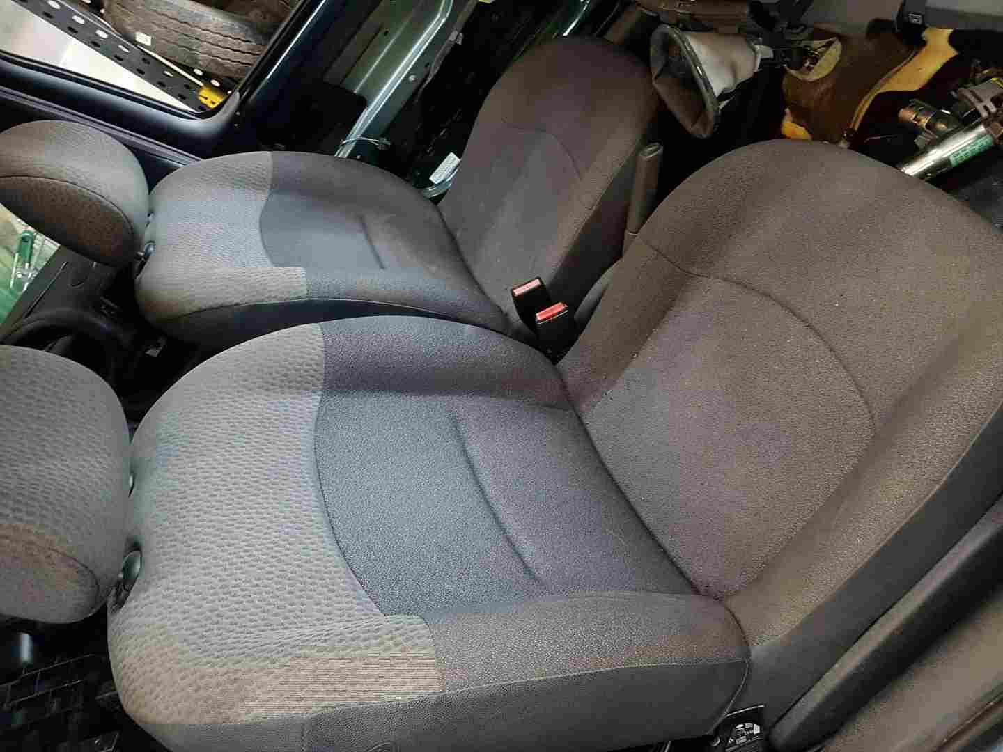 Thumb 2 Renault Clio MK2 2001-2006 Driver Passenger Front Seats OSF NSF 3Door 