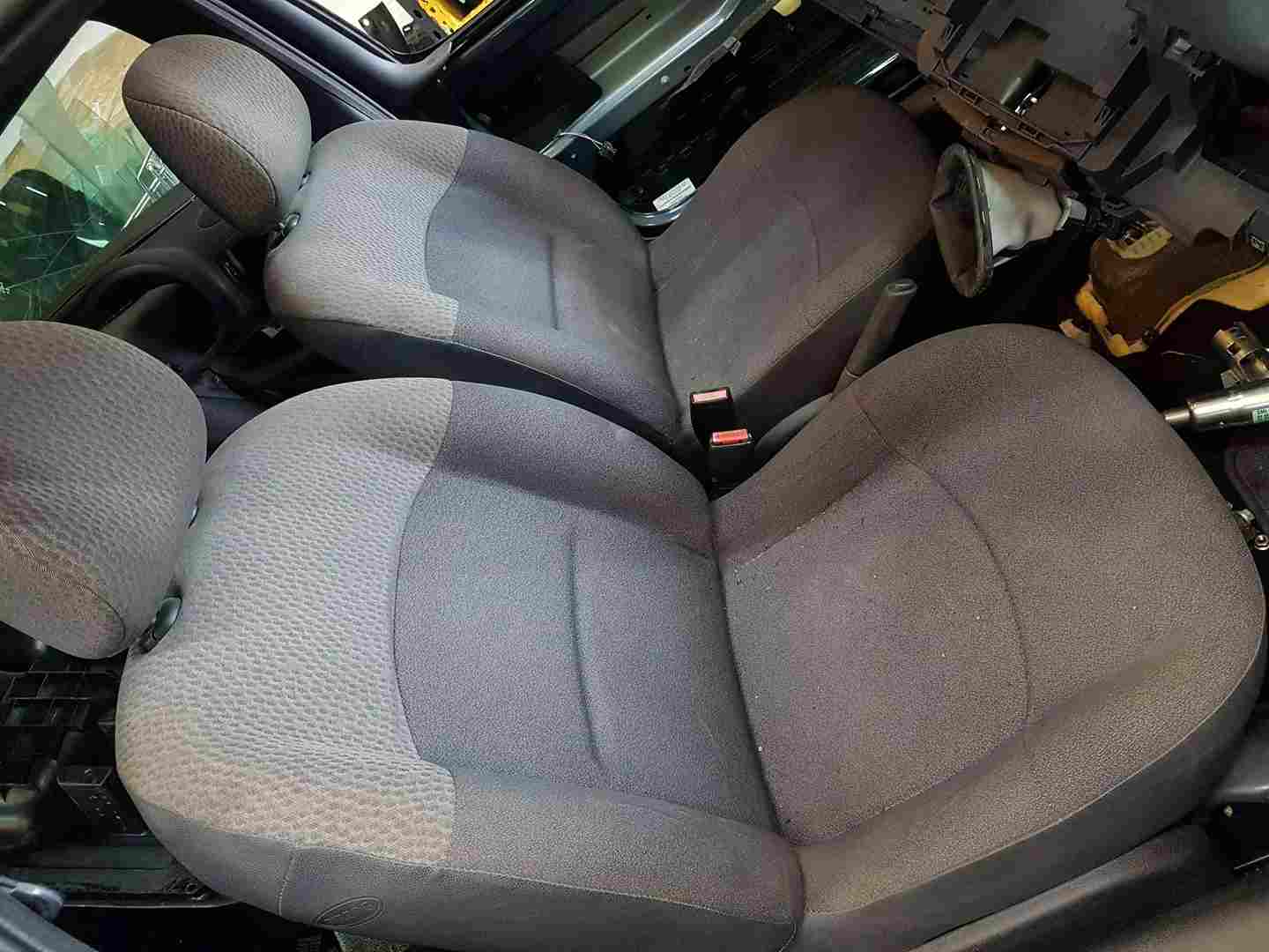 Thumb 6 Renault Clio MK2 2001-2006 Driver Passenger Front Seats OSF NSF 3Door 