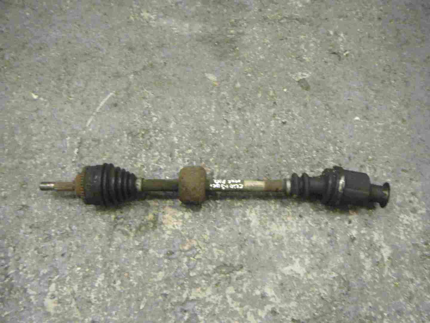 Renault Clio MK2 2001-2006 Drivers OS 1.5 DCI Driveshaft  ABS 8200236116
