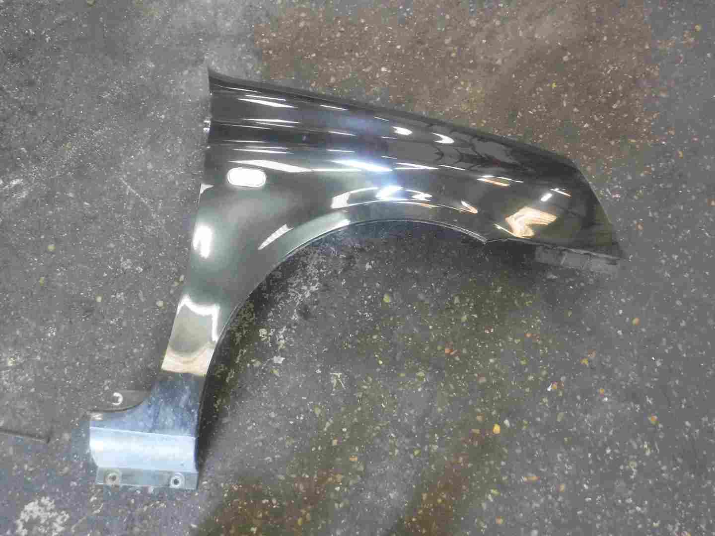 Renault Clio MK2 2001-2006 Drivers OS Wing Black 676